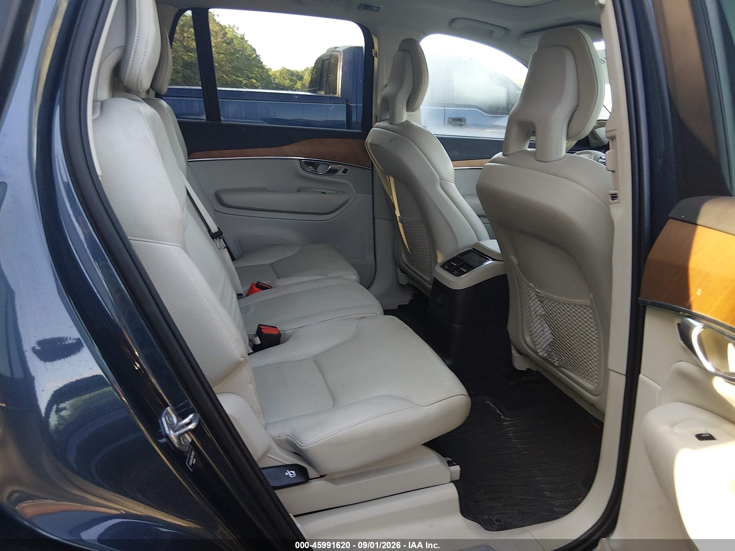 2021 Volvo XC90 Recharge VIN YV4BR0CK9M1758802 IAAI salvage auction — Rear End, Clear (South Carolina), sold $17,500 on 2026-09-29 (photo 8)