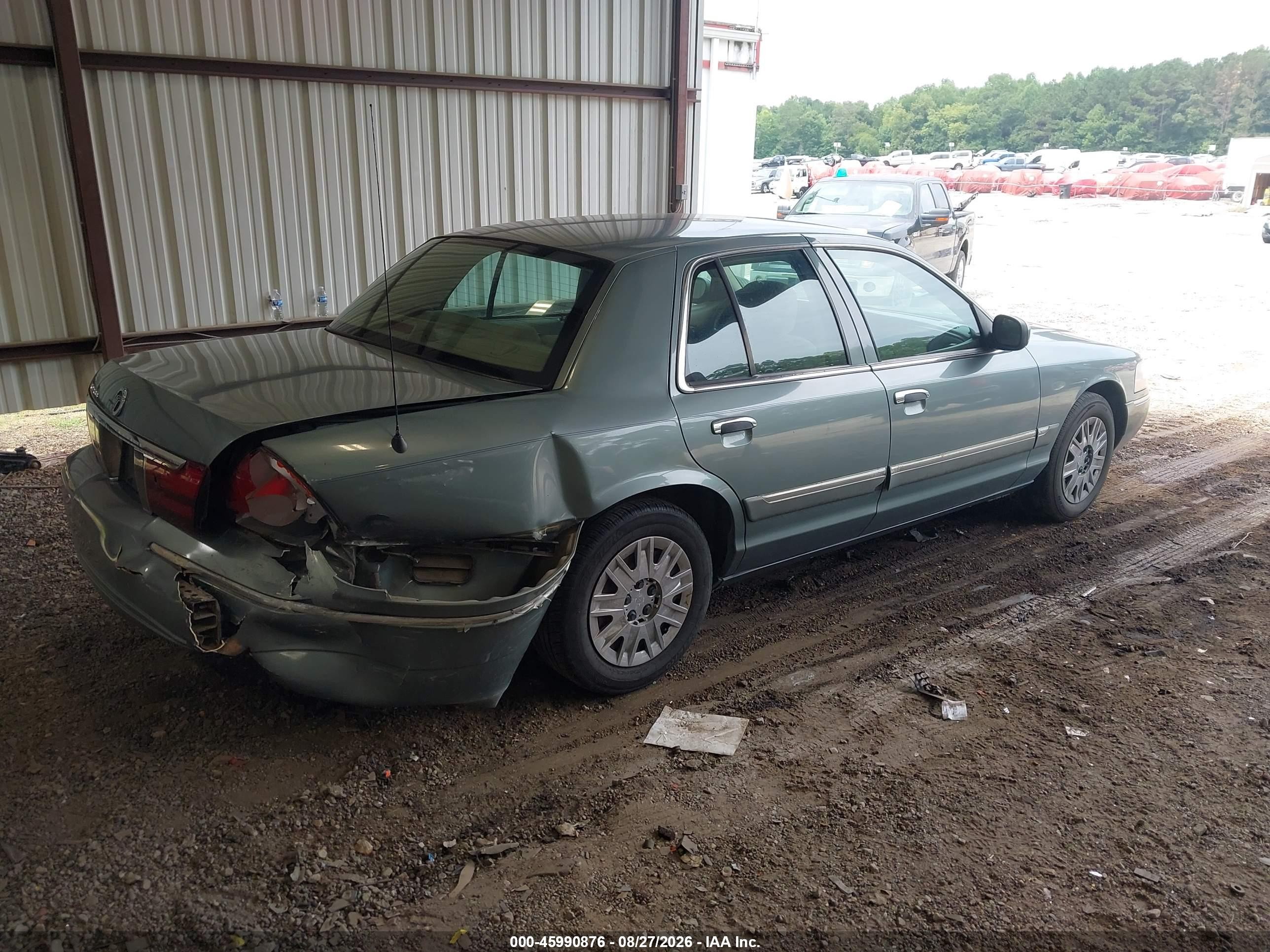 2005 Mercury Grand Marquis VIN 2MEFM74W15X645446 IAAI salvage auction — Rear End, Salvage (Georgia), sold $400 on 2026-10-03 (photo 4)