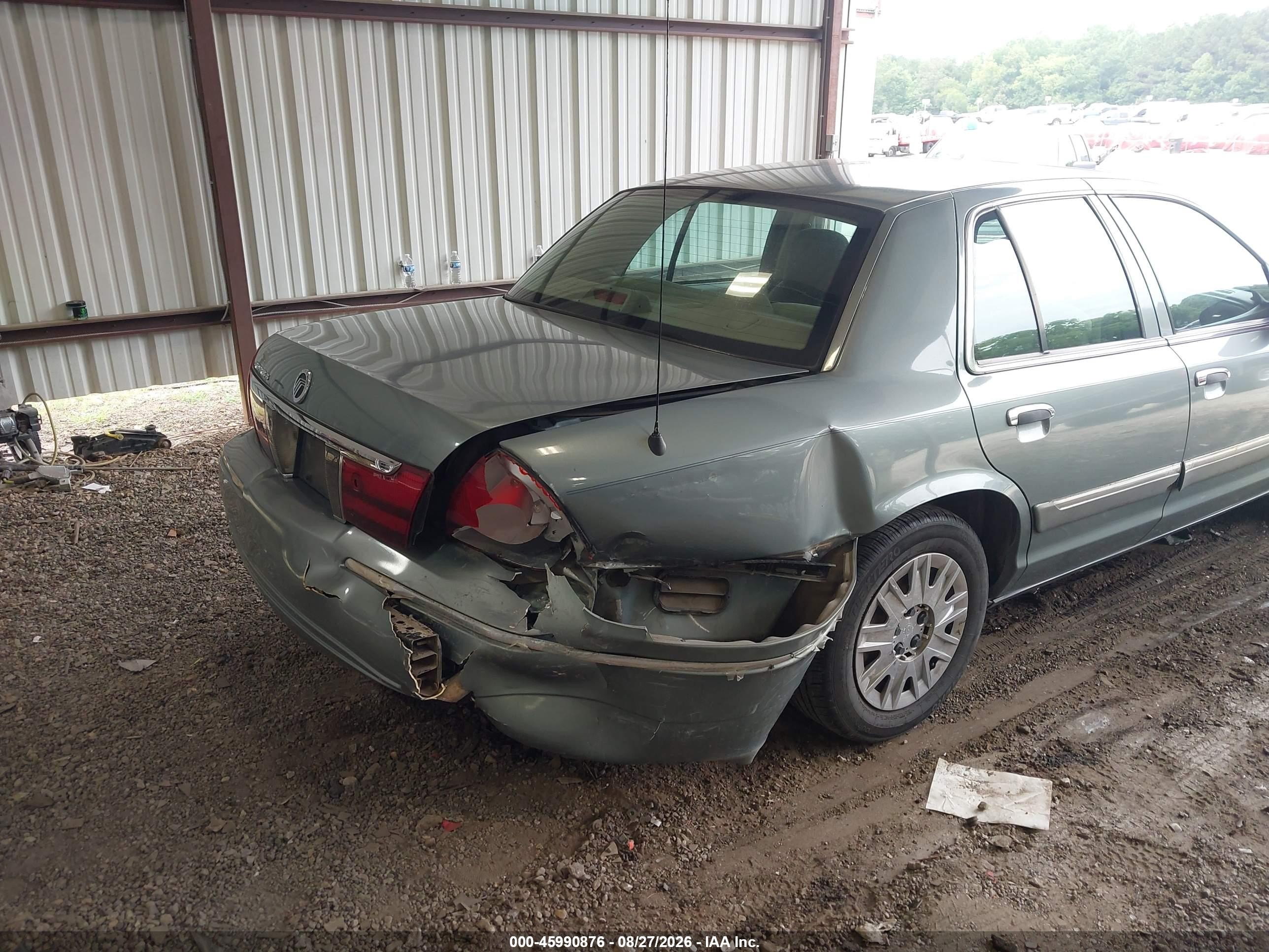 2005 Mercury Grand Marquis VIN 2MEFM74W15X645446 IAAI salvage auction — Rear End, Salvage (Georgia), sold $400 on 2026-10-03 (photo 6)