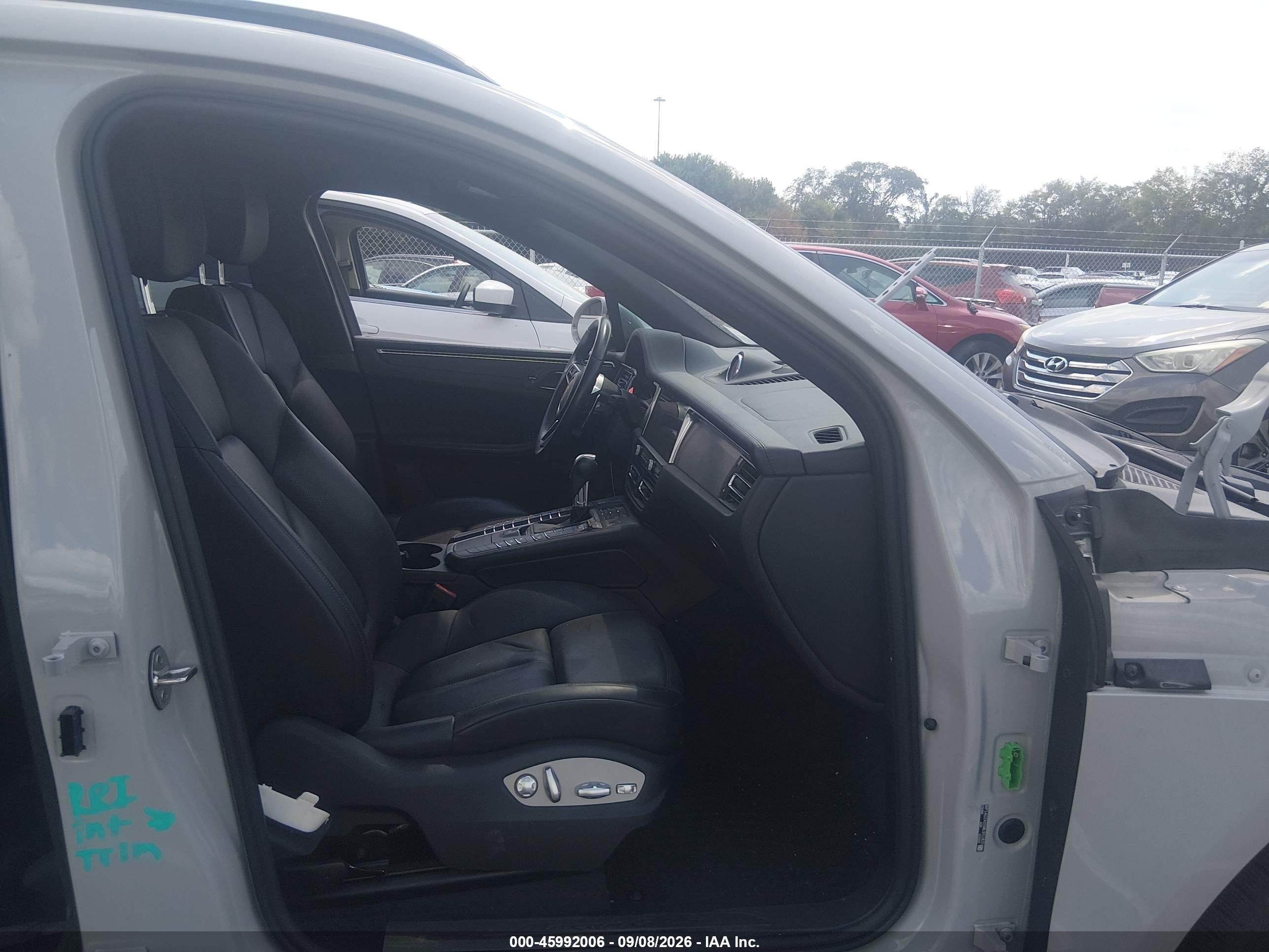2021 Porsche Macan VIN WP1AG2A55MLB51831 IAAI salvage auction — Stripped, Clear (Tennessee), sold $22,100 on 2026-10-06 (photo 5)