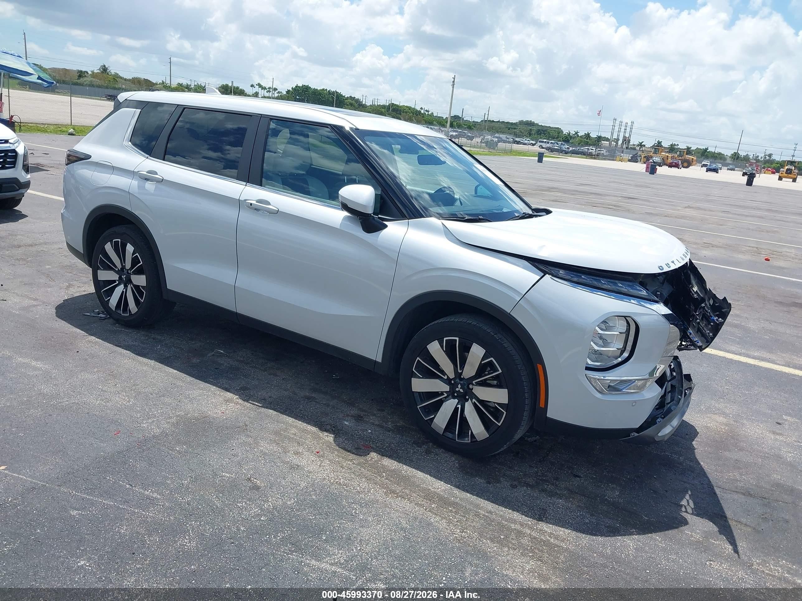 2025 Mitsubishi Outlander VIN JA4J3VA85SZ025899 — IAAI salvage auction photo
