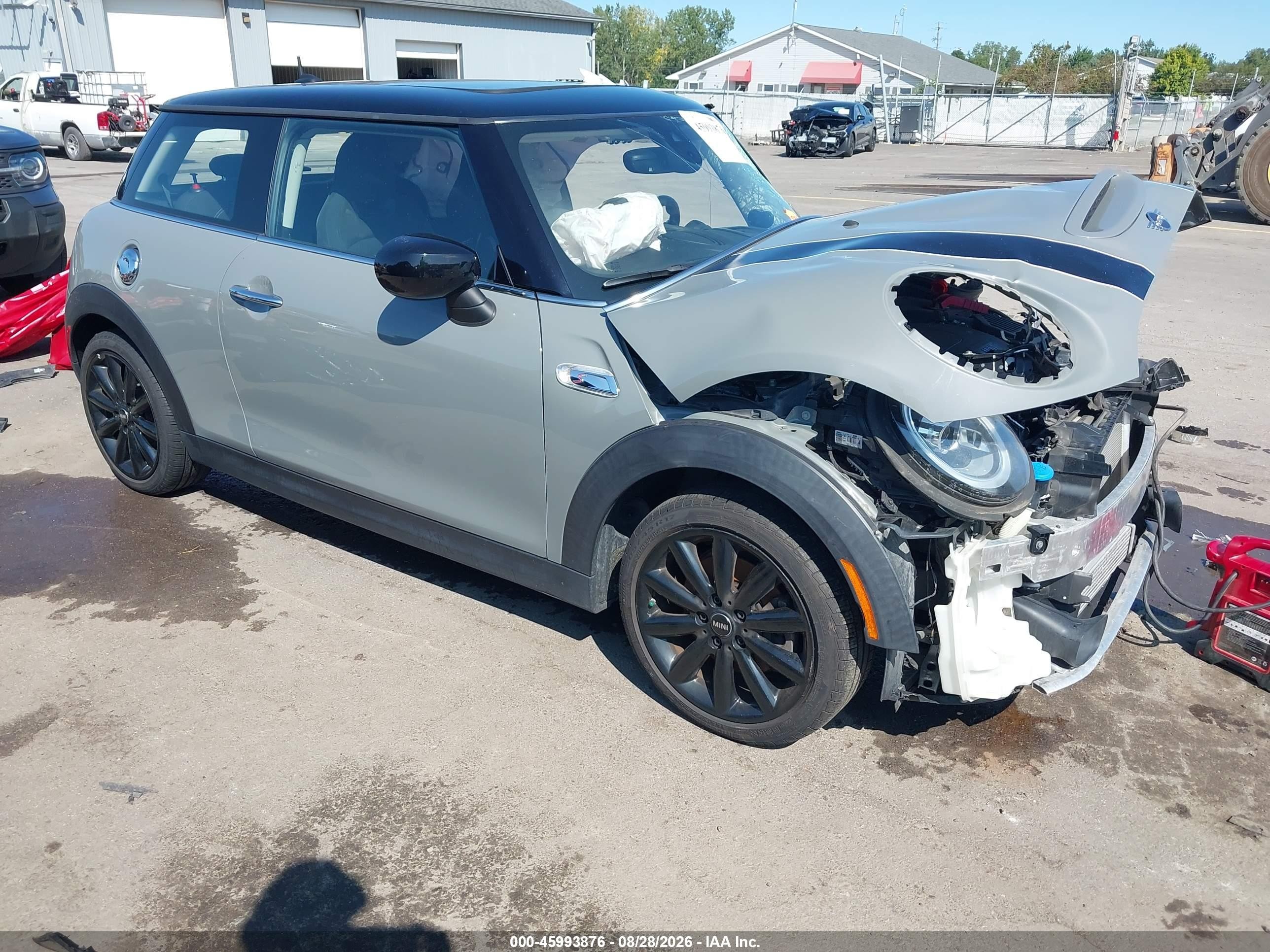 2020 Mini Hardtop VIN WMWXR5C03L2L61080 IAAI salvage auction — Side, Salvage (Ohio), sold $775 on 2026-09-10 (photo 1)