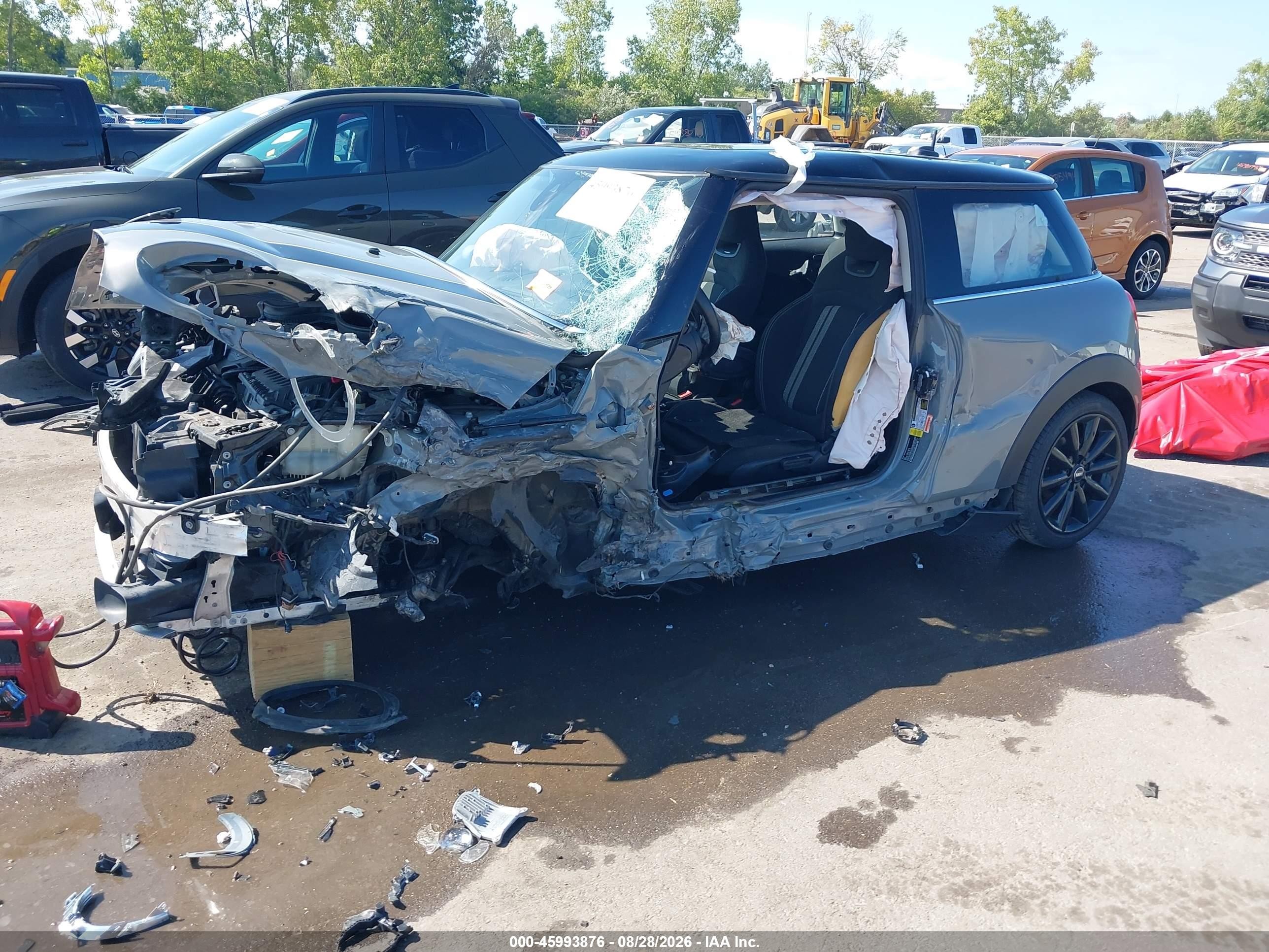 2020 Mini Hardtop VIN WMWXR5C03L2L61080 IAAI salvage auction — Side, Salvage (Ohio), sold $775 on 2026-09-10 (photo 2)