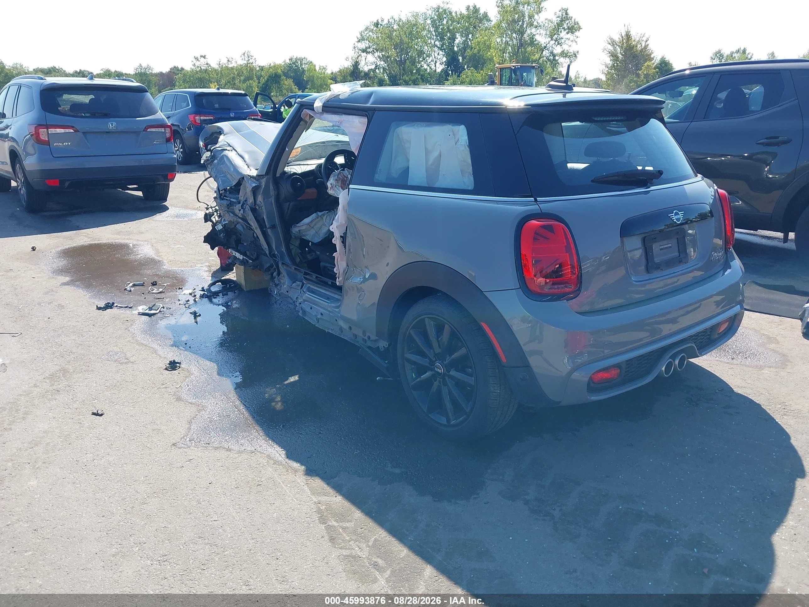 2020 Mini Hardtop VIN WMWXR5C03L2L61080 IAAI salvage auction — Side, Salvage (Ohio), sold $775 on 2026-09-10 (photo 3)