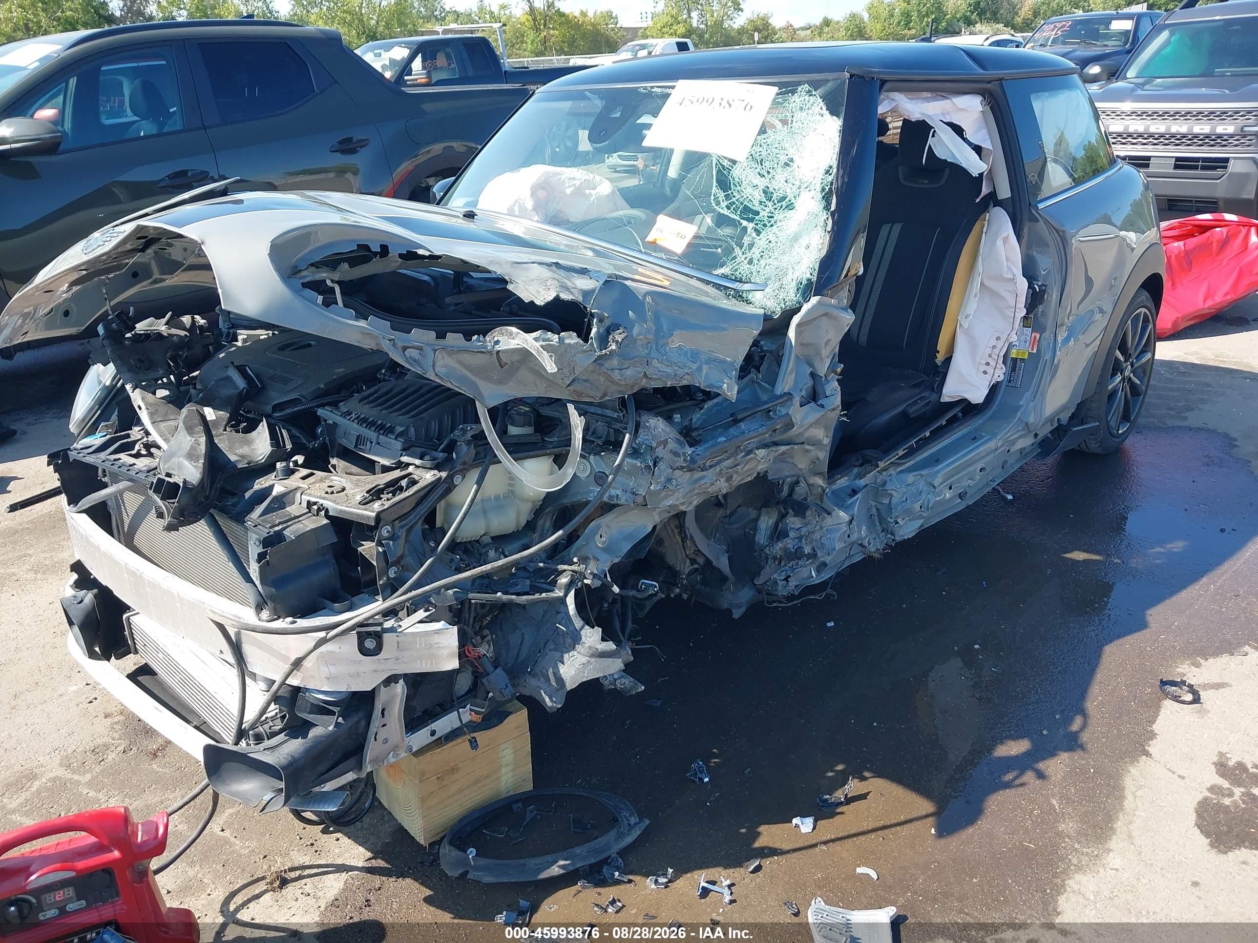 2020 Mini Hardtop VIN WMWXR5C03L2L61080 IAAI salvage auction — Side, Salvage (Ohio), sold $775 on 2026-09-10 (photo 6)