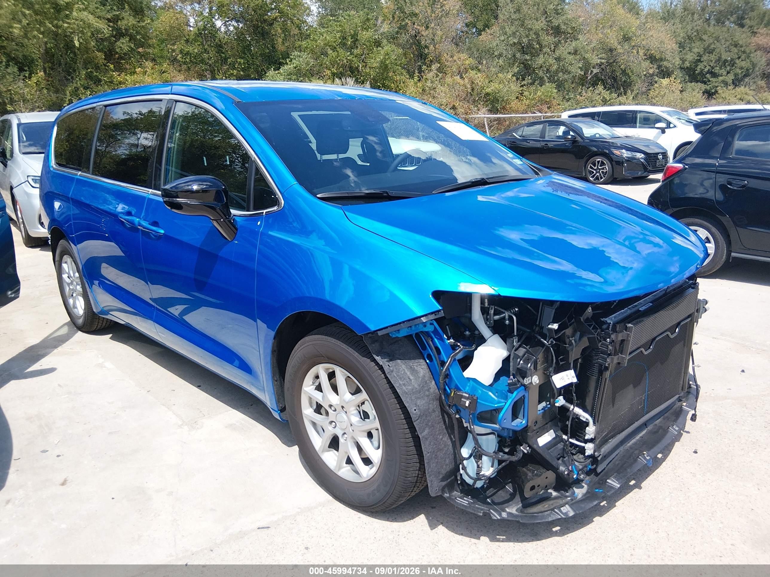 2027 Chrysler Pacifica VIN 2C4RC1BG0VR586534 — IAAI salvage auction photo