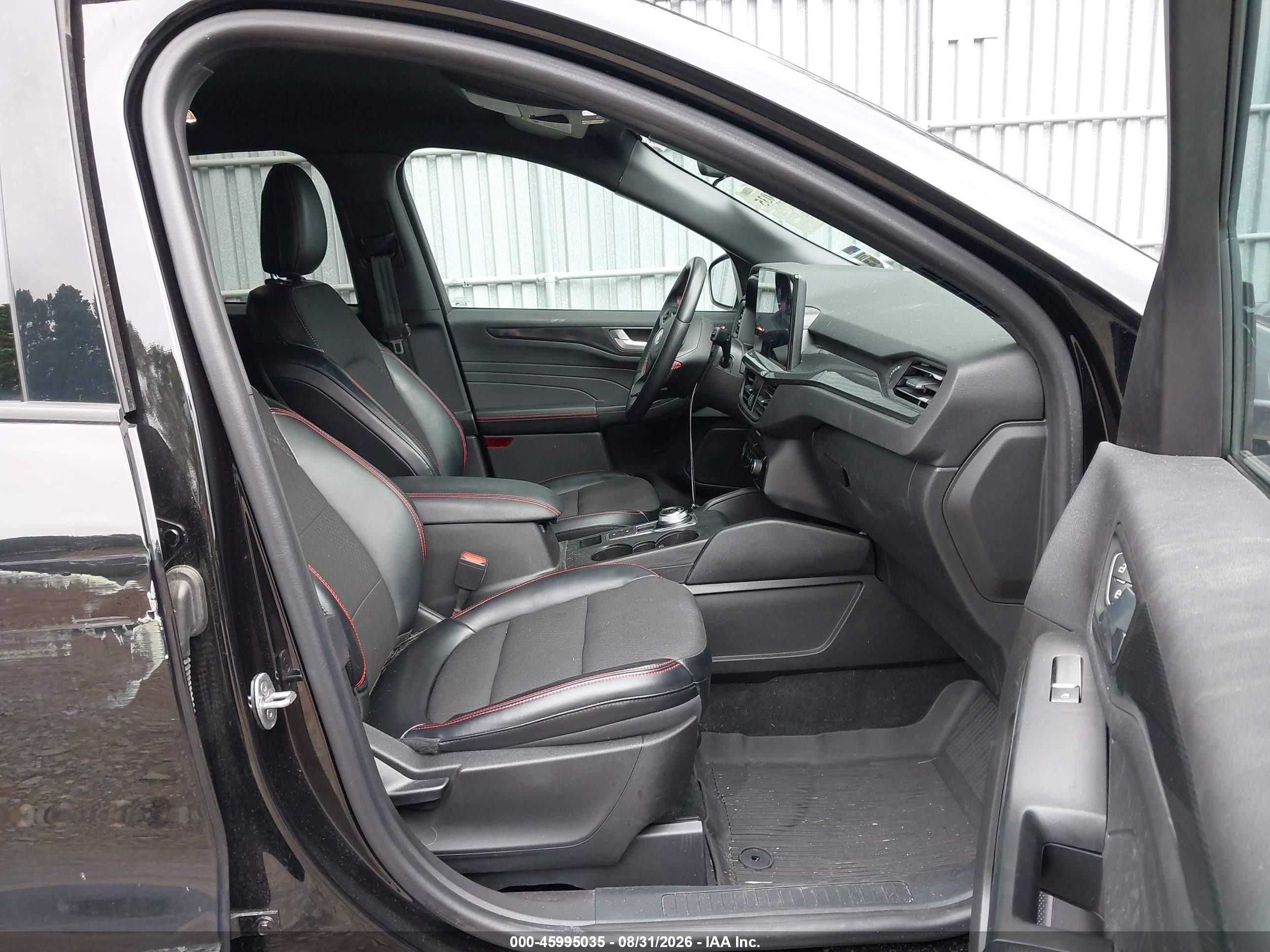 2023 Ford Escape VIN 1FMCU9MN5PUB33699 IAAI salvage auction — Side, Salvage (Idaho), sold $8,200 on 2026-10-07 (photo 5)