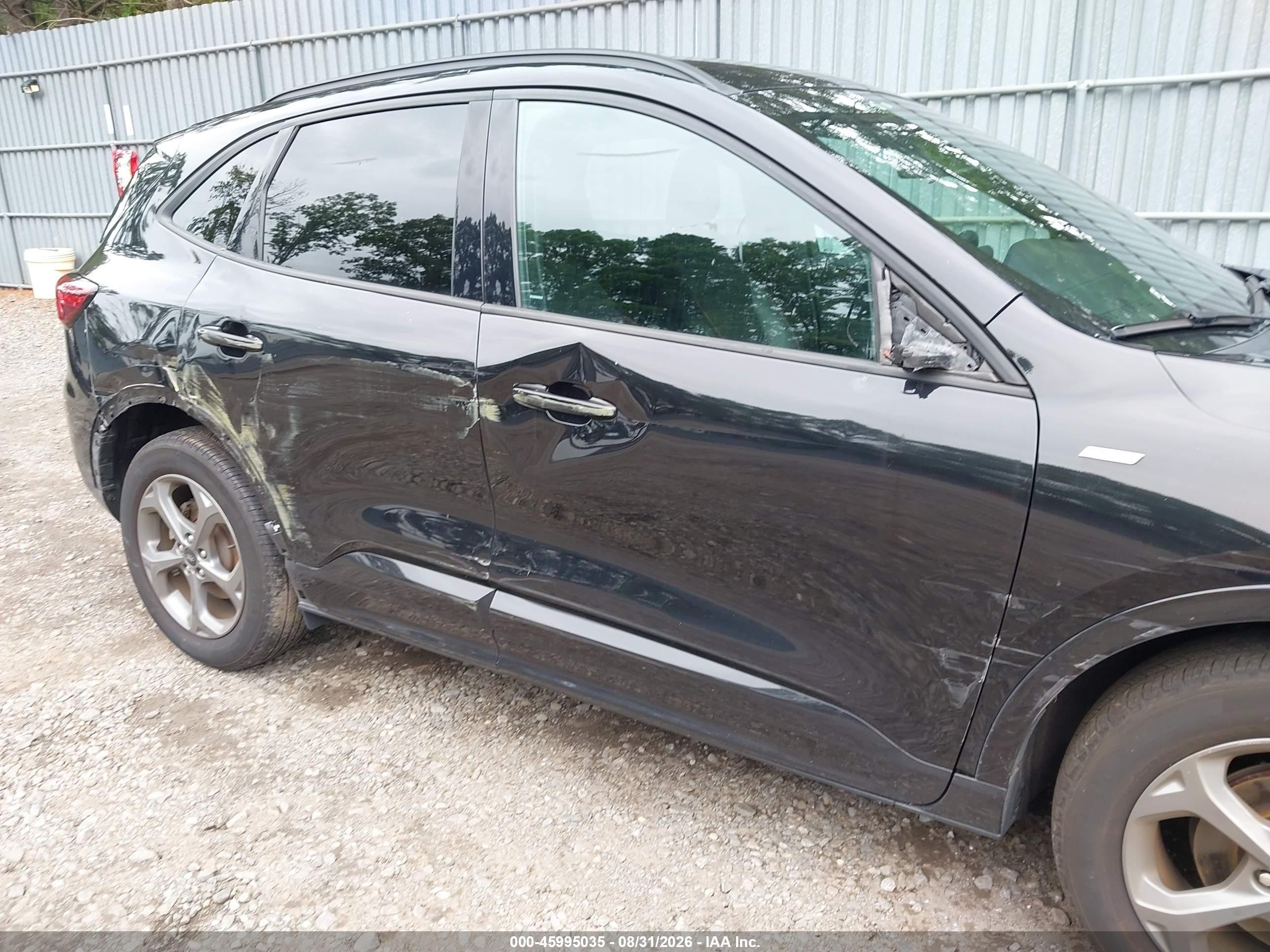 2023 Ford Escape VIN 1FMCU9MN5PUB33699 IAAI salvage auction — Side, Salvage (Idaho), sold $8,200 on 2026-10-07 (photo 6)