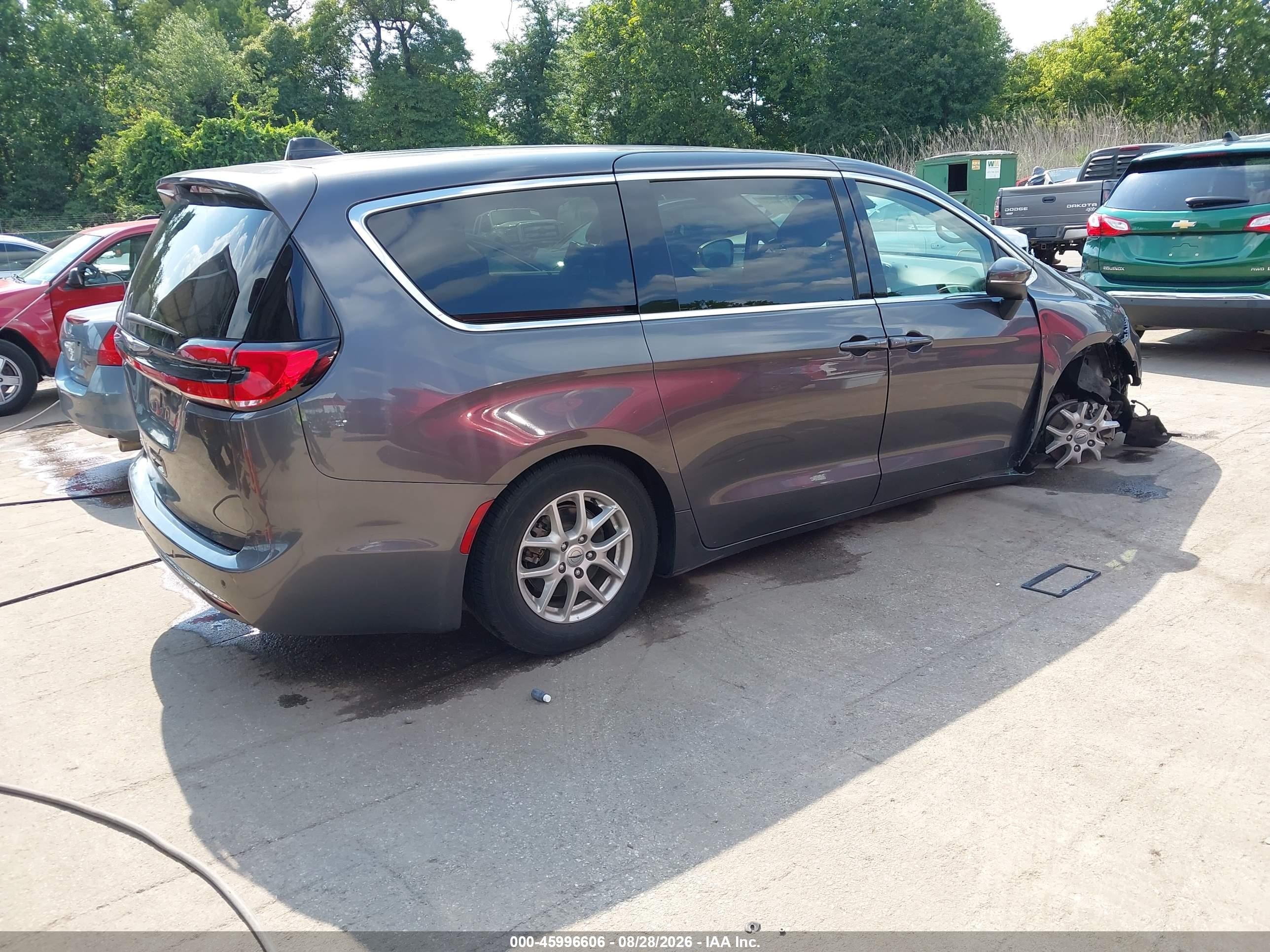 2023 Chrysler Pacifica VIN 2C4RC1BG9PR600711 IAAI salvage auction — Front End, Salvage - Greater Than 75% (Maryland), sold $8,800 on 2026-10-08 (photo 4)