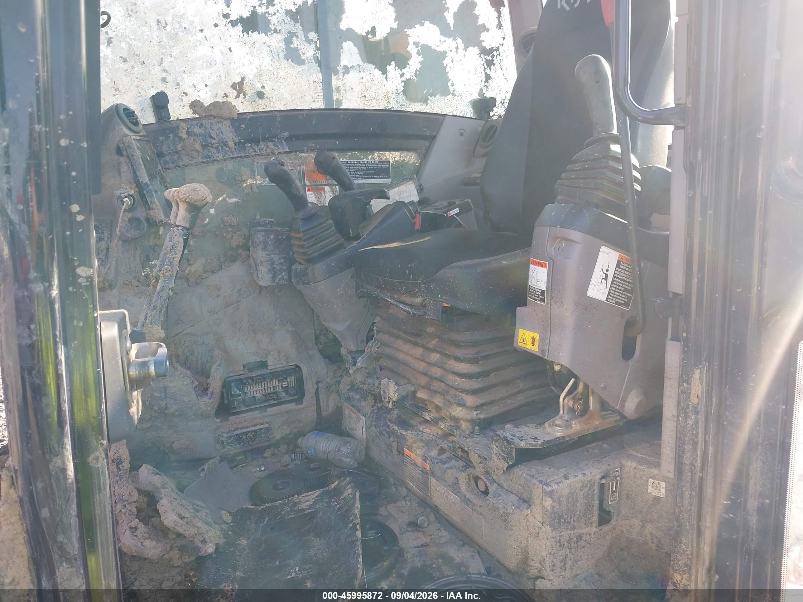 2022 Kubota Kx057-5r3a-50 VIN KBCDZ37CAN3D14120 IAAI salvage auction — Unknown, Bill Of Sale (Virginia), sold $27,050 on 2026-09-09 (photo 8)