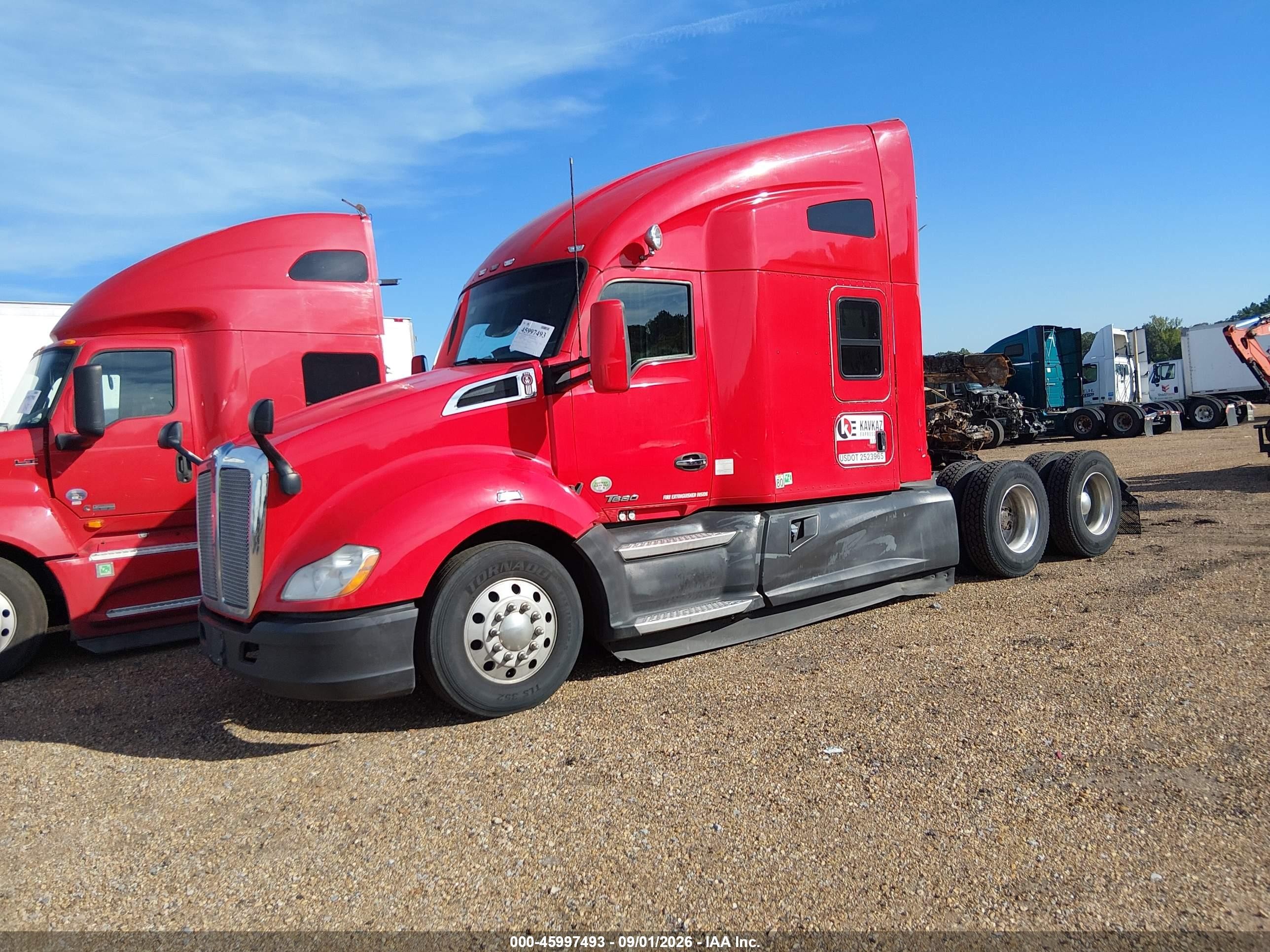 2019 Kenworth T680**poss Ors VIN 1XKYD49X1KJ237077 IAAI salvage auction — Repossession, Clear (California), sold $22,550 on 2026-09-09 (photo 2)