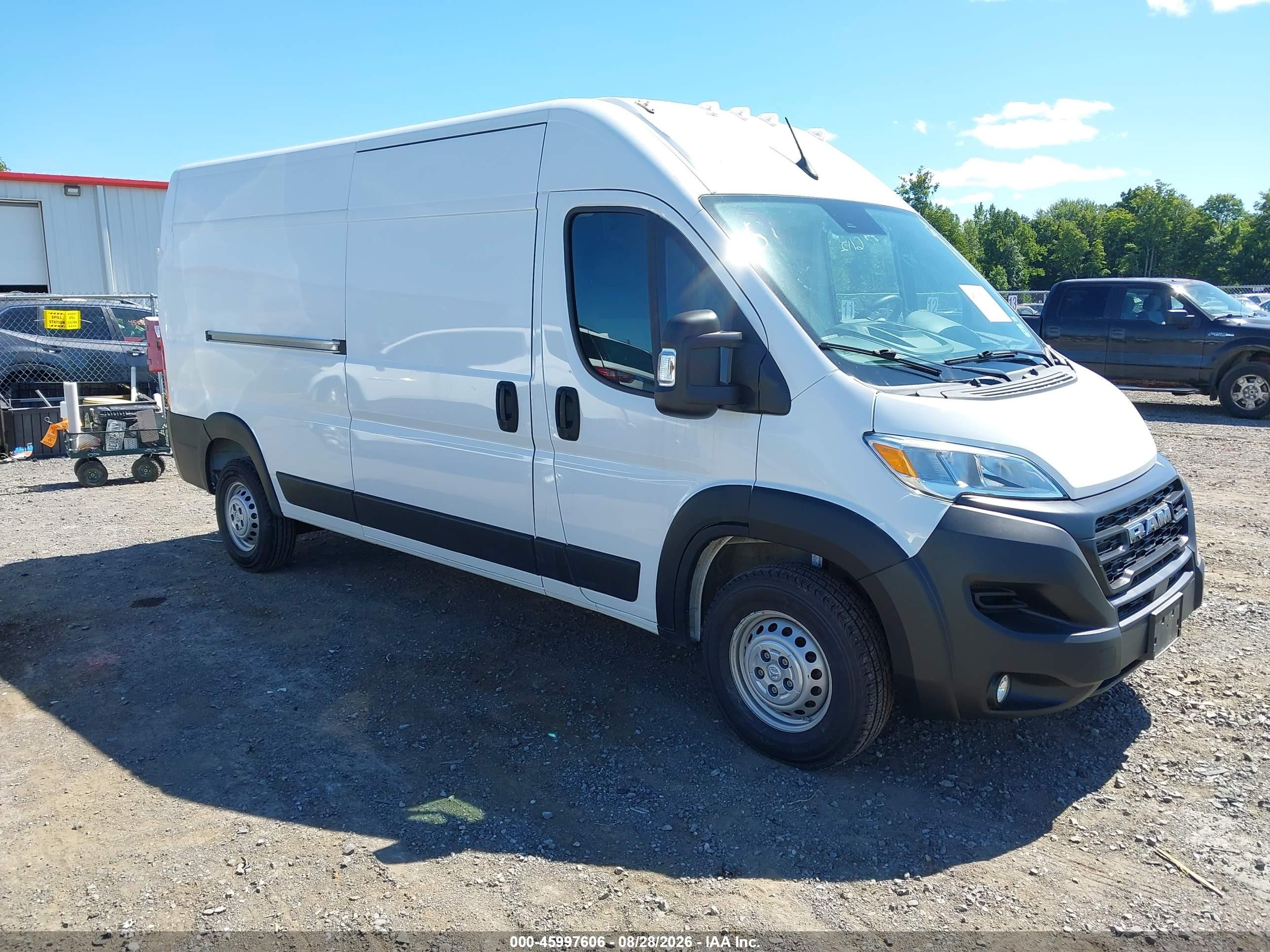 2025 Ram ProMaster 2500 VIN 3C6LRVDGXSE512664 — IAAI salvage auction photo