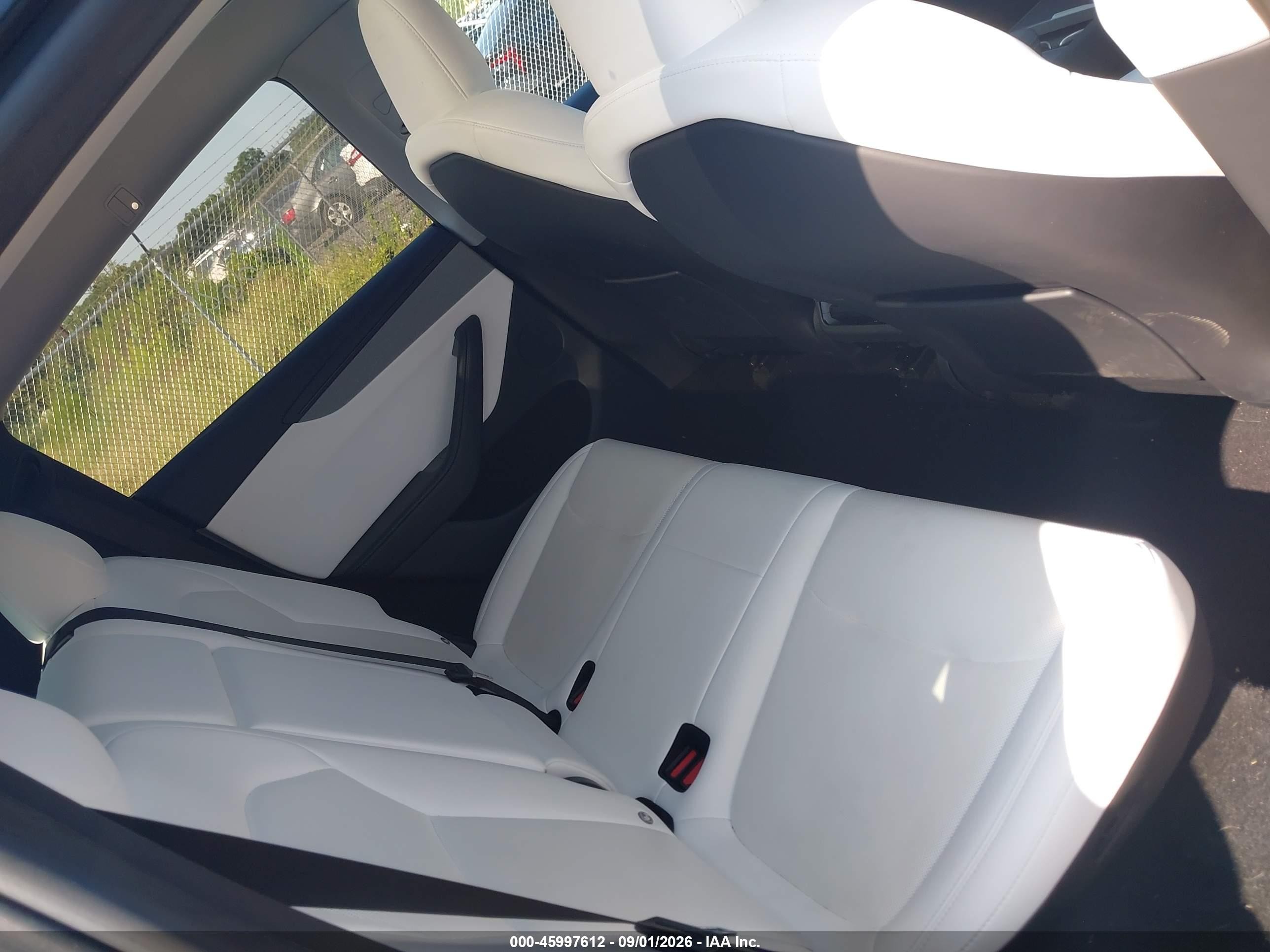 2026 Tesla Model Y VIN 7SAYGDEE4TA443185 IAAI salvage auction — Side, Salvage (South Carolina), sold $22,800 on 2026-09-23 (photo 8)