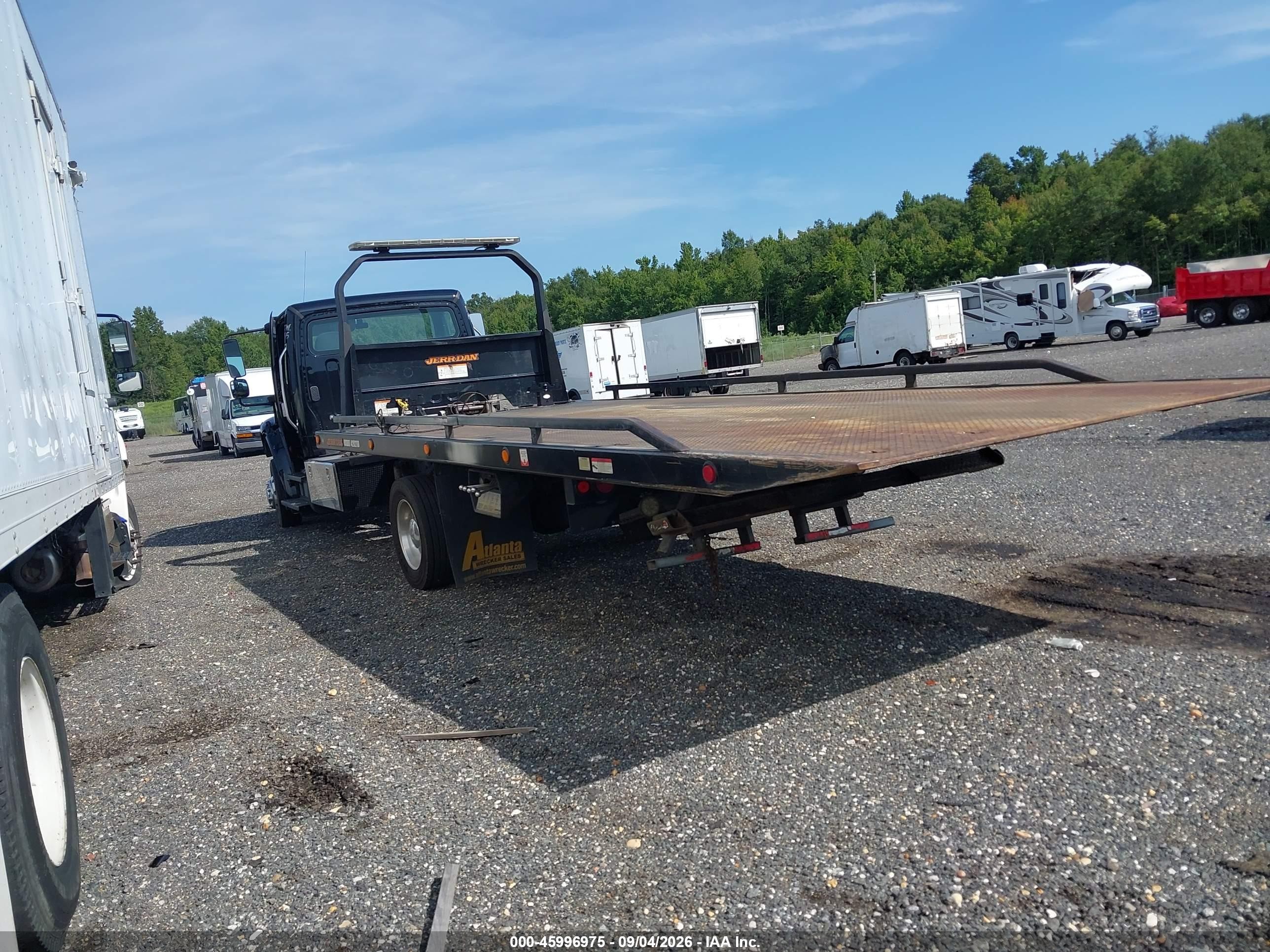 2022 Freightliner M2 106 VIN 1FVACVFD0NHND9682 IAAI salvage auction — Unknown, Salvage - Greater Than 75% (Maryland), sold $21,200 on 2026-10-14 (photo 3)