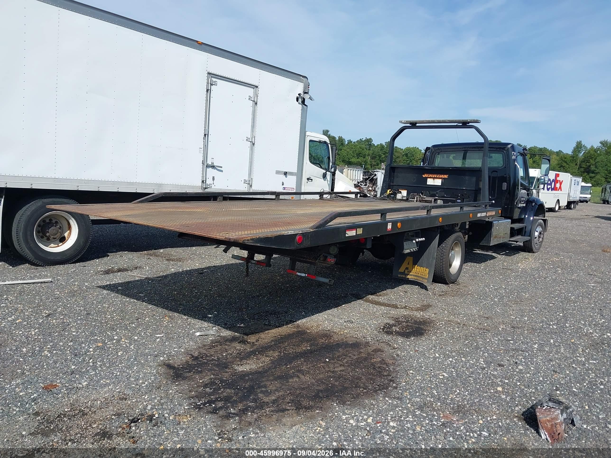 2022 Freightliner M2 106 VIN 1FVACVFD0NHND9682 IAAI salvage auction — Unknown, Salvage - Greater Than 75% (Maryland), sold $21,200 on 2026-10-14 (photo 4)