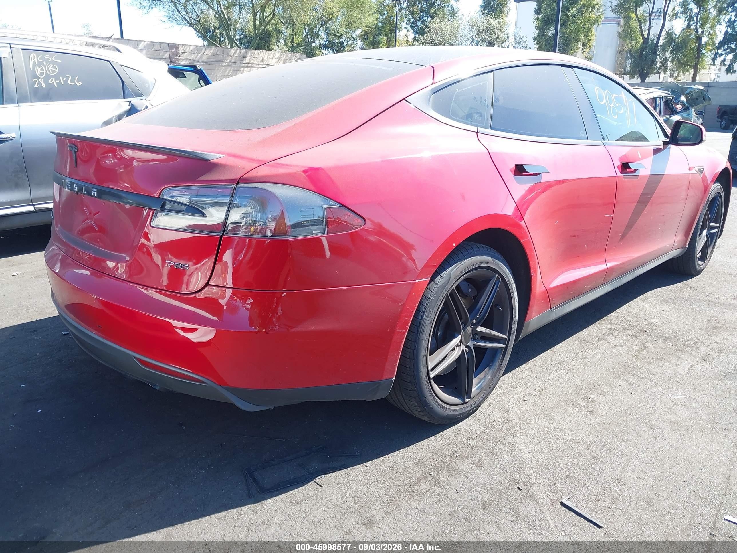 2013 Tesla Model s VIN 5YJSA1DP0DFP09635 IAAI salvage auction — Rear End, Salvage Certificate (California), sold $2,800 on 2026-09-13 (photo 4)