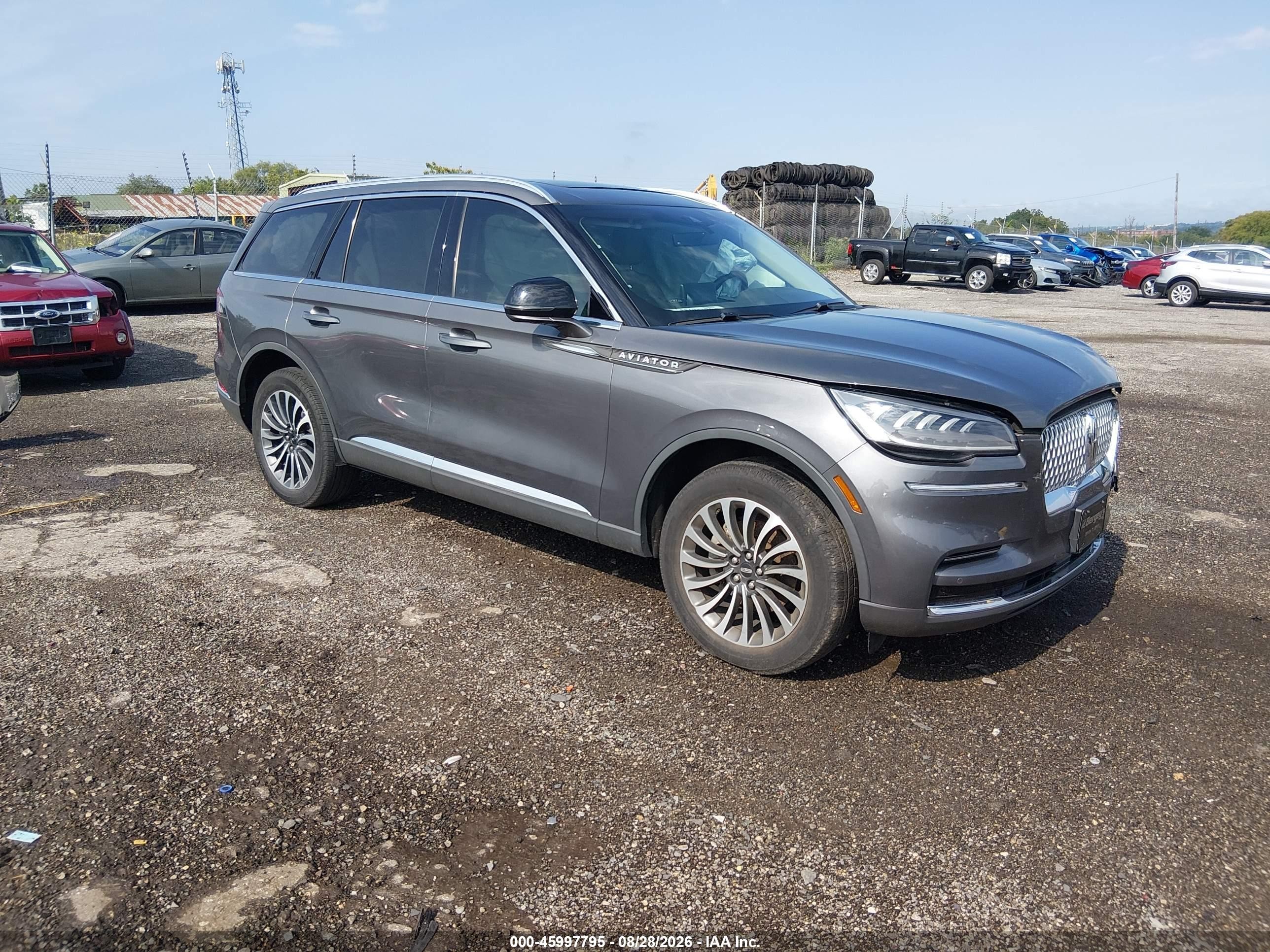 2023 Lincoln Aviator VIN 5LM5J6XC0PGL08768 — IAAI salvage auction photo