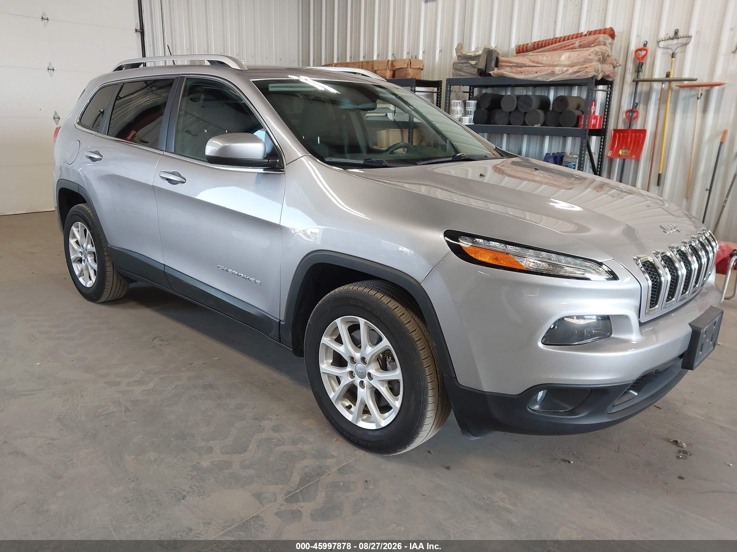 2018 Jeep Cherokee VIN 1C4PJMCB0JD528521 — IAAI salvage auction photo