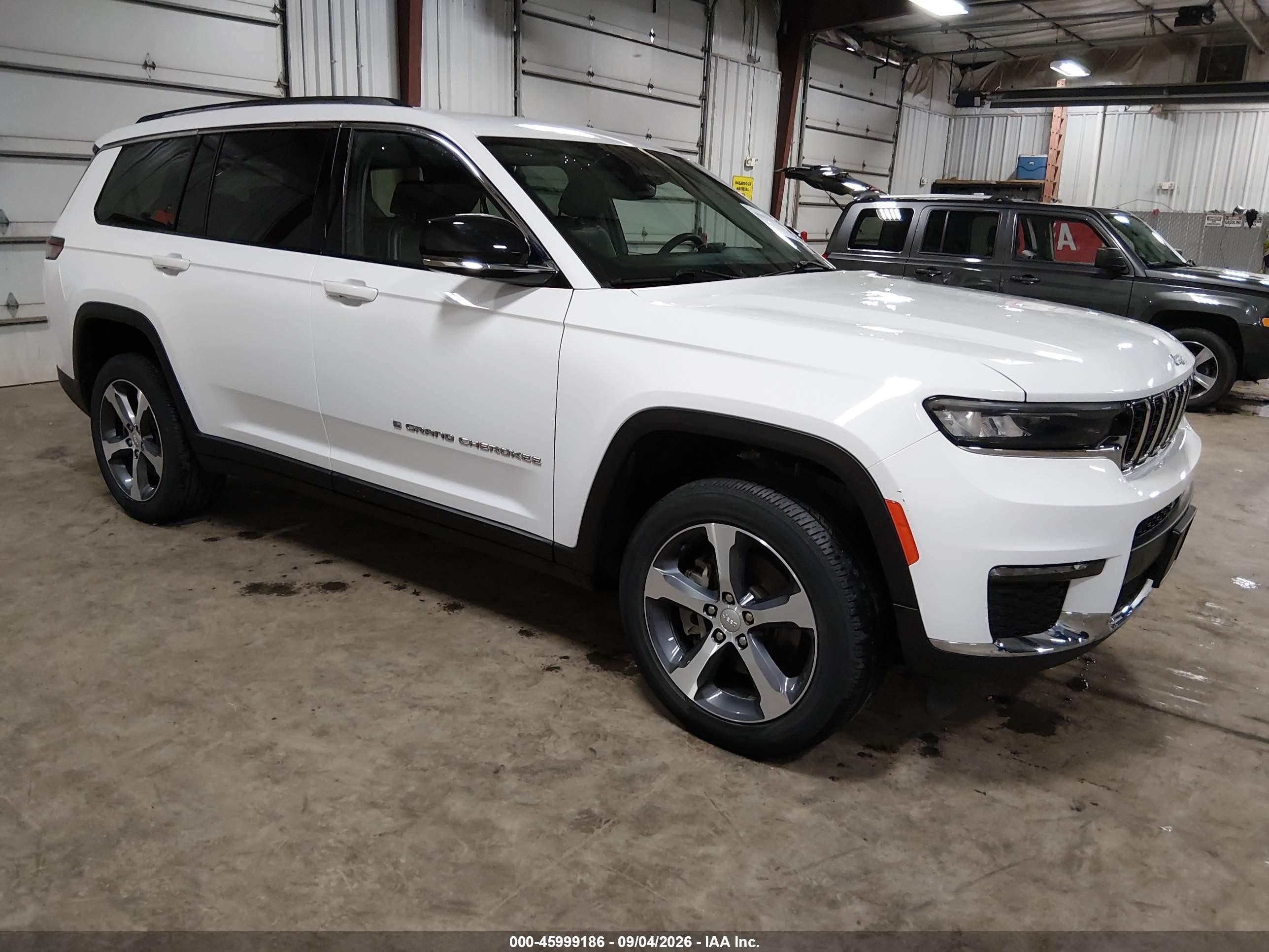 2023 Jeep Grand Cherokee L VIN 1C4RJKBG2P8743698 — IAAI salvage auction photo