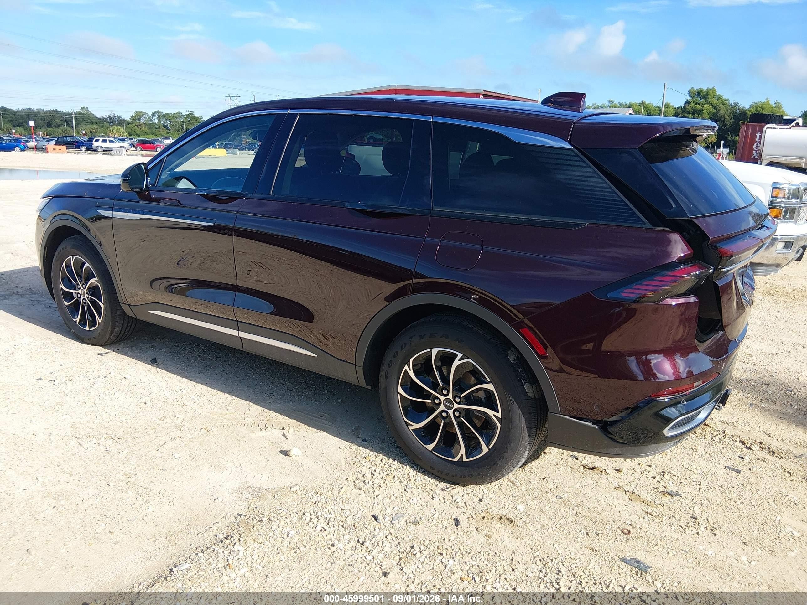 2024 Lincoln Nautilus VIN 5LMPJ8J40RJ853011 IAAI salvage auction — Rear End, Rebuildable (Florida), sold $15,400 on 2026-09-28 (photo 3)