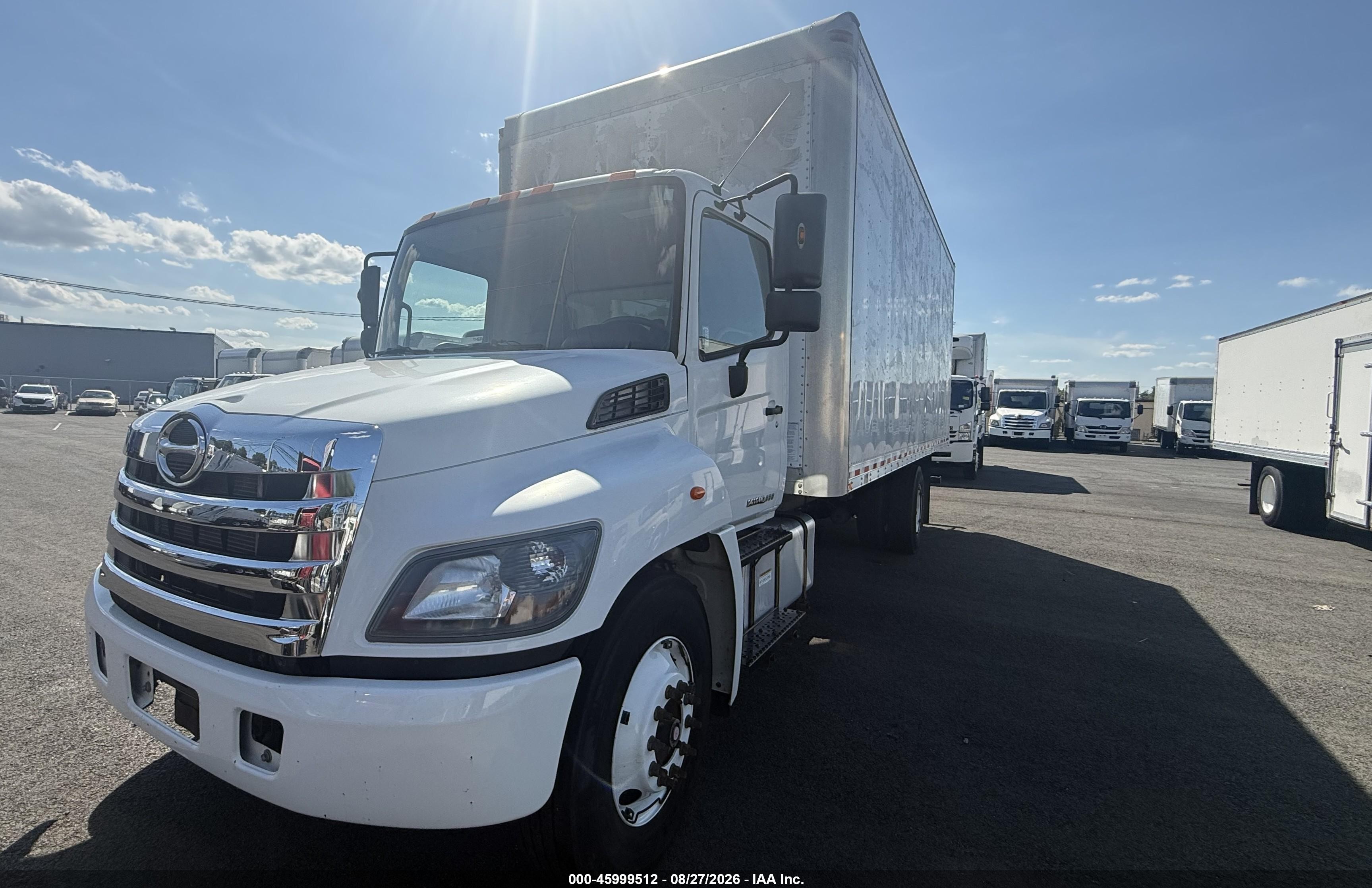 2018 Hino 338 VIN 5PVNV8JV7J4S57683 IAAI salvage auction — Normal Wear, Clear (Connecticut), sold $8,150 on 2026-09-09 (photo 2)