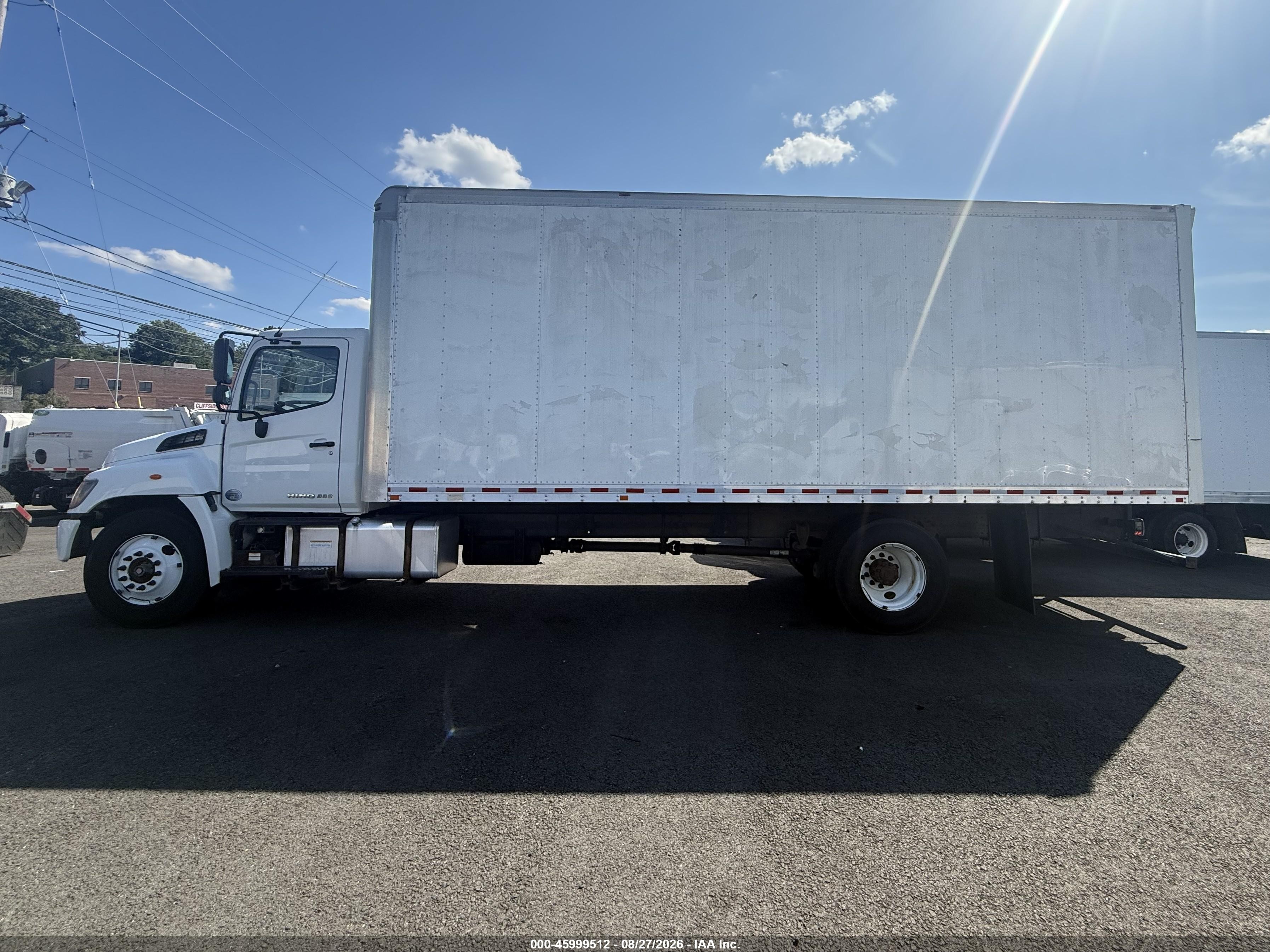 2018 Hino 338 VIN 5PVNV8JV7J4S57683 IAAI salvage auction — Normal Wear, Clear (Connecticut), sold $8,150 on 2026-09-09 (photo 6)
