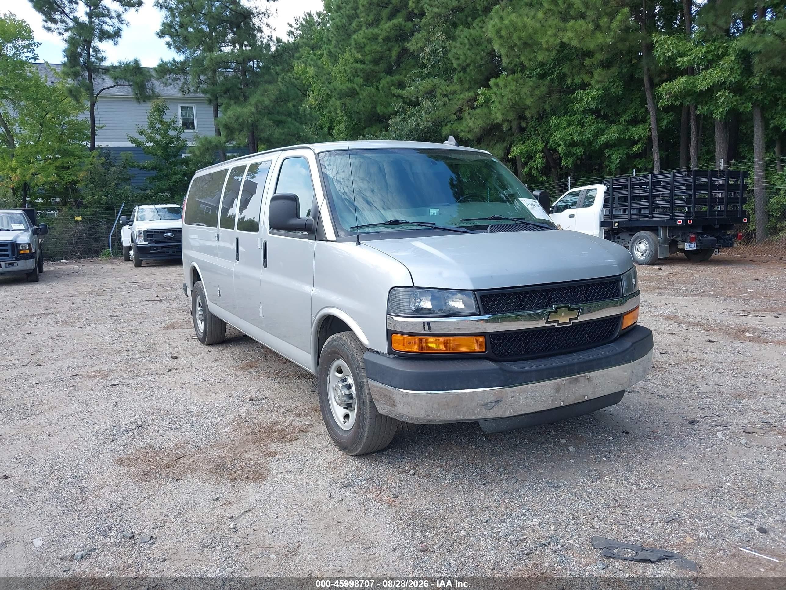 2016 Chevrolet Express 3500 VIN 1GAZGPFF6G1231974 — IAAI salvage auction photo