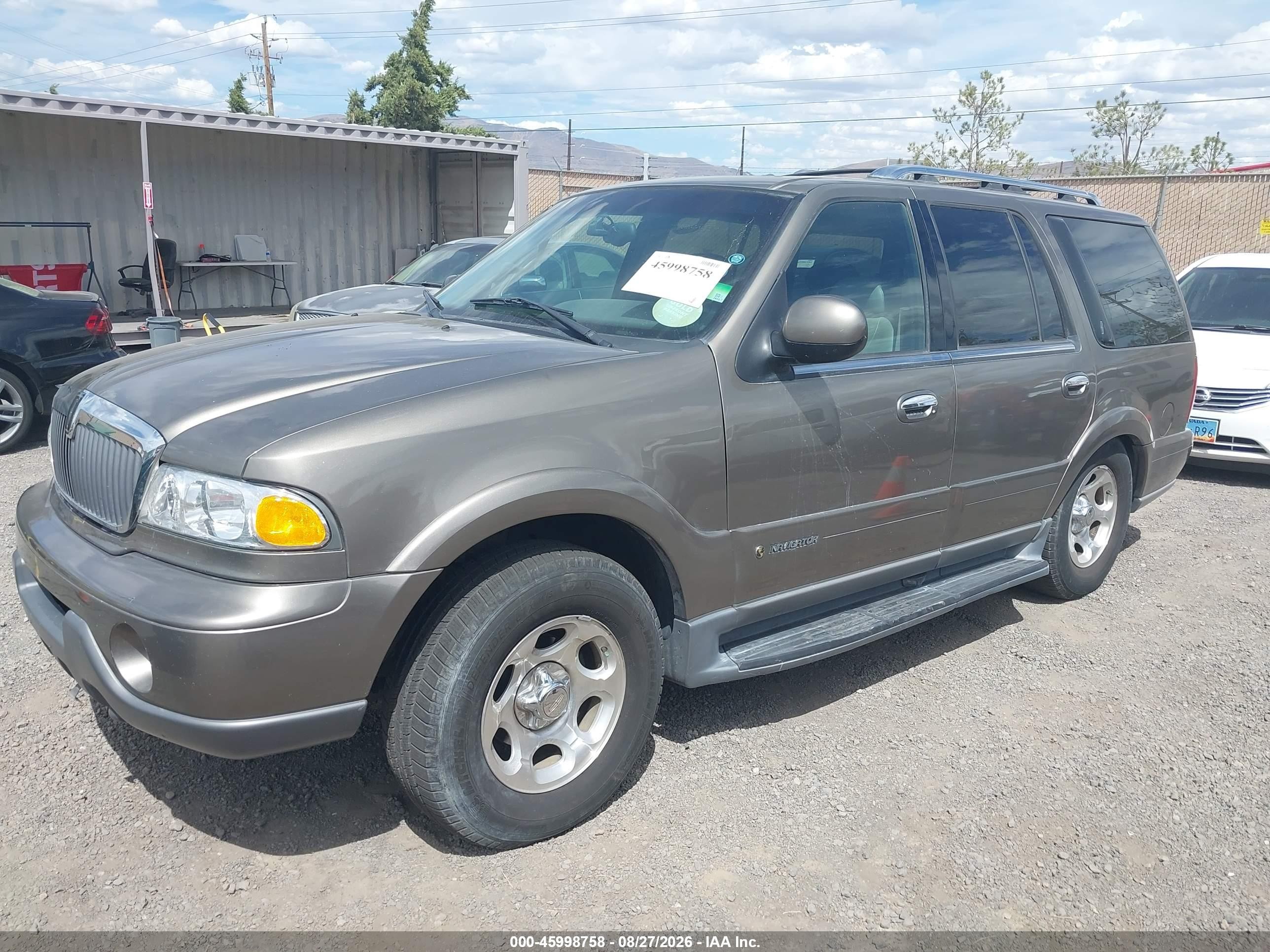 2002 Lincoln Navigator VIN 5LMFU28R92LJ02050 IAAI salvage auction — Normal Wear, Regular (Nevada), sold $125 on 2026-09-04 (photo 2)