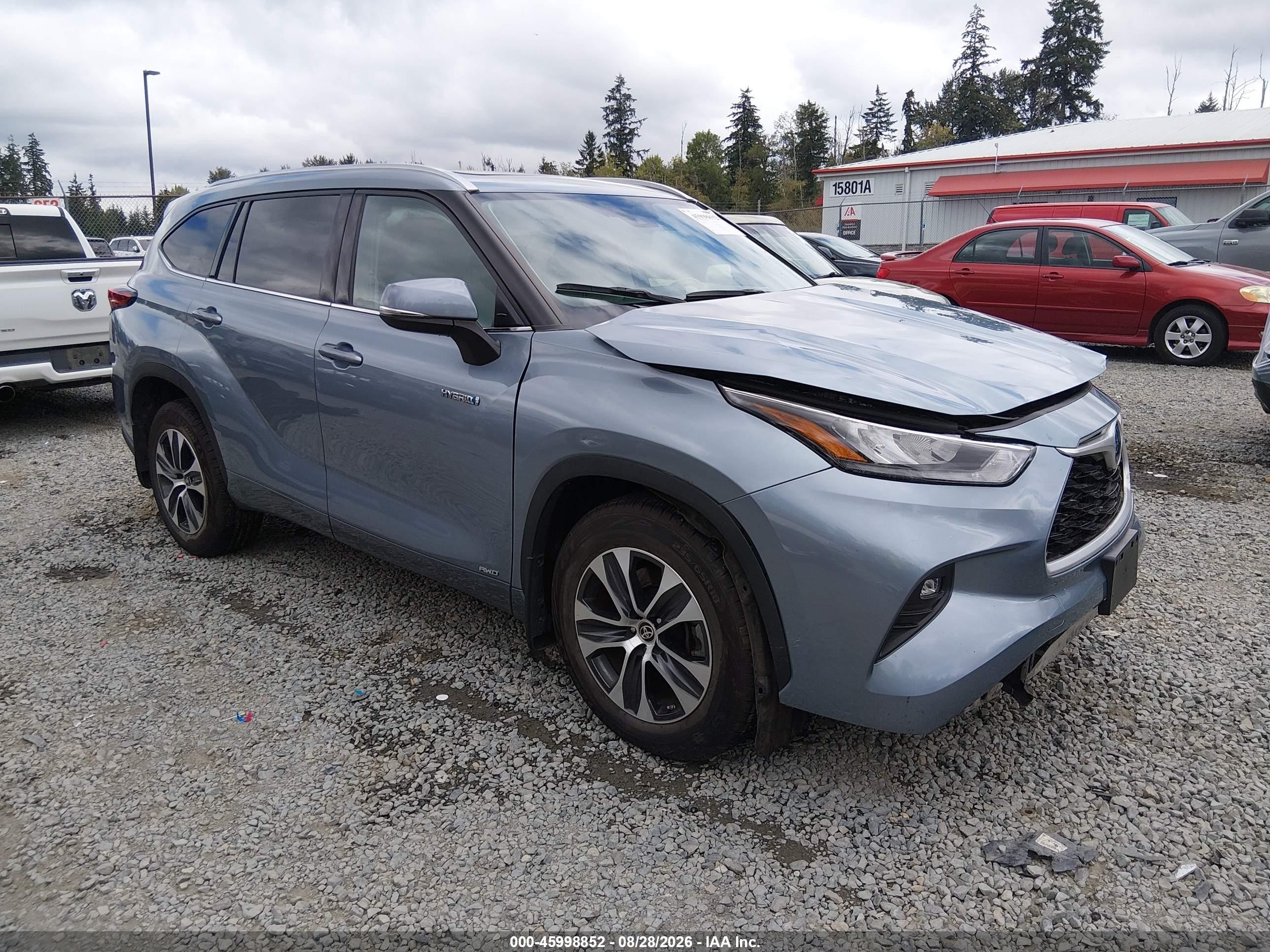 2020 Toyota Highlander Hybrid VIN 5TDGBRCH6LS011889 — IAAI salvage auction photo