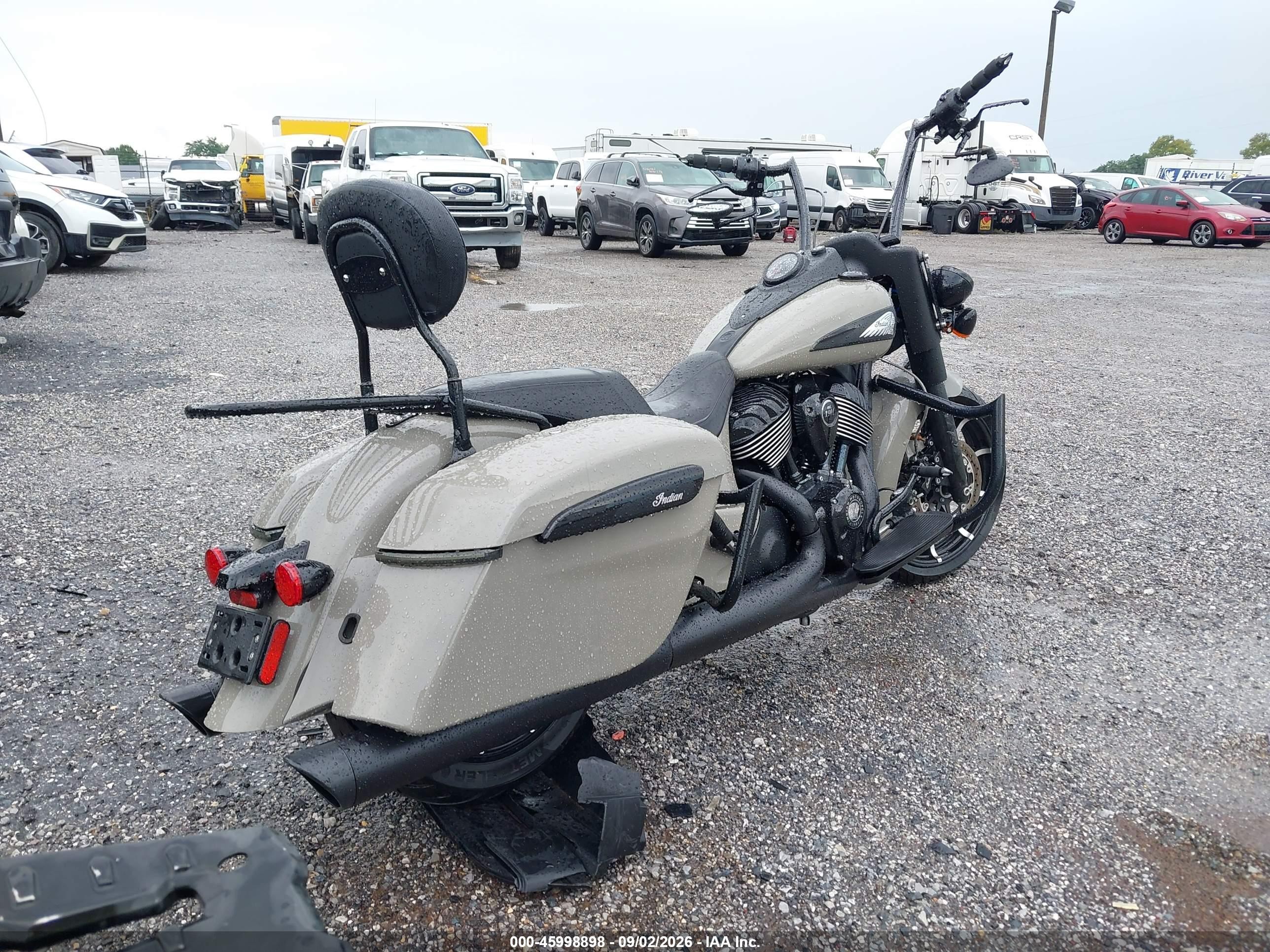 2023 Indian Motorcycle Co. SPRINGFIELD VIN 56KTJDBB4P3423540 IAAI salvage auction — Front End, Salvage (Pennsylvania), sold $3,050 on 2026-09-23 (photo 4)