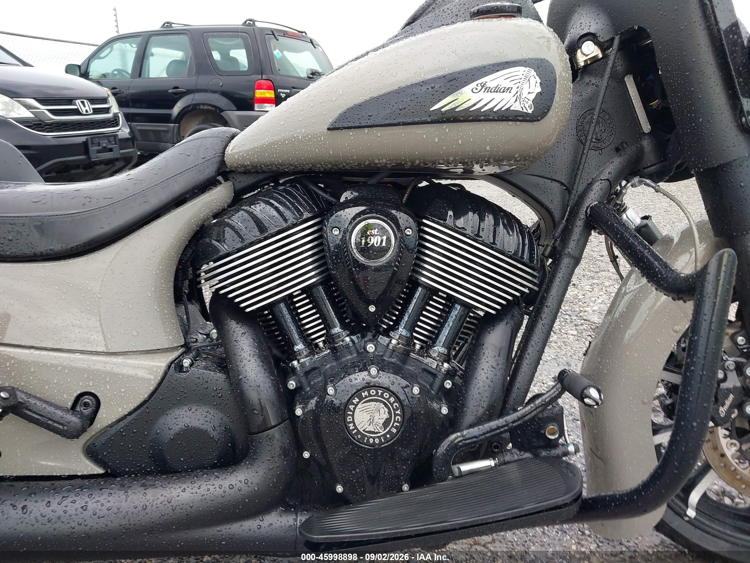 2023 Indian Motorcycle Co. SPRINGFIELD VIN 56KTJDBB4P3423540 IAAI salvage auction — Front End, Salvage (Pennsylvania), sold $3,050 on 2026-09-23 (photo 8)