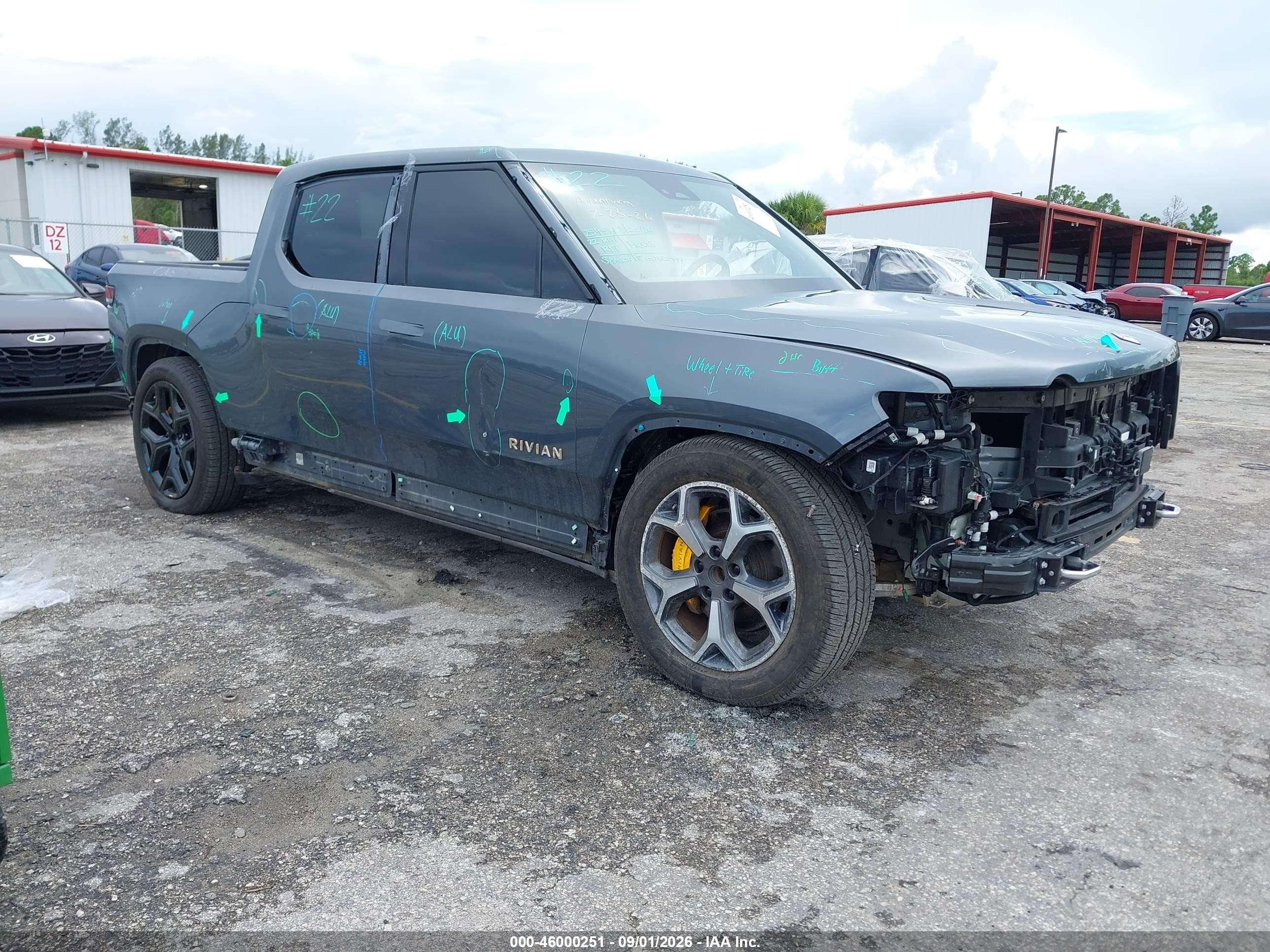 2022 Rivian R1T VIN 7FCTGAAAXNN006270 — IAAI salvage auction photo