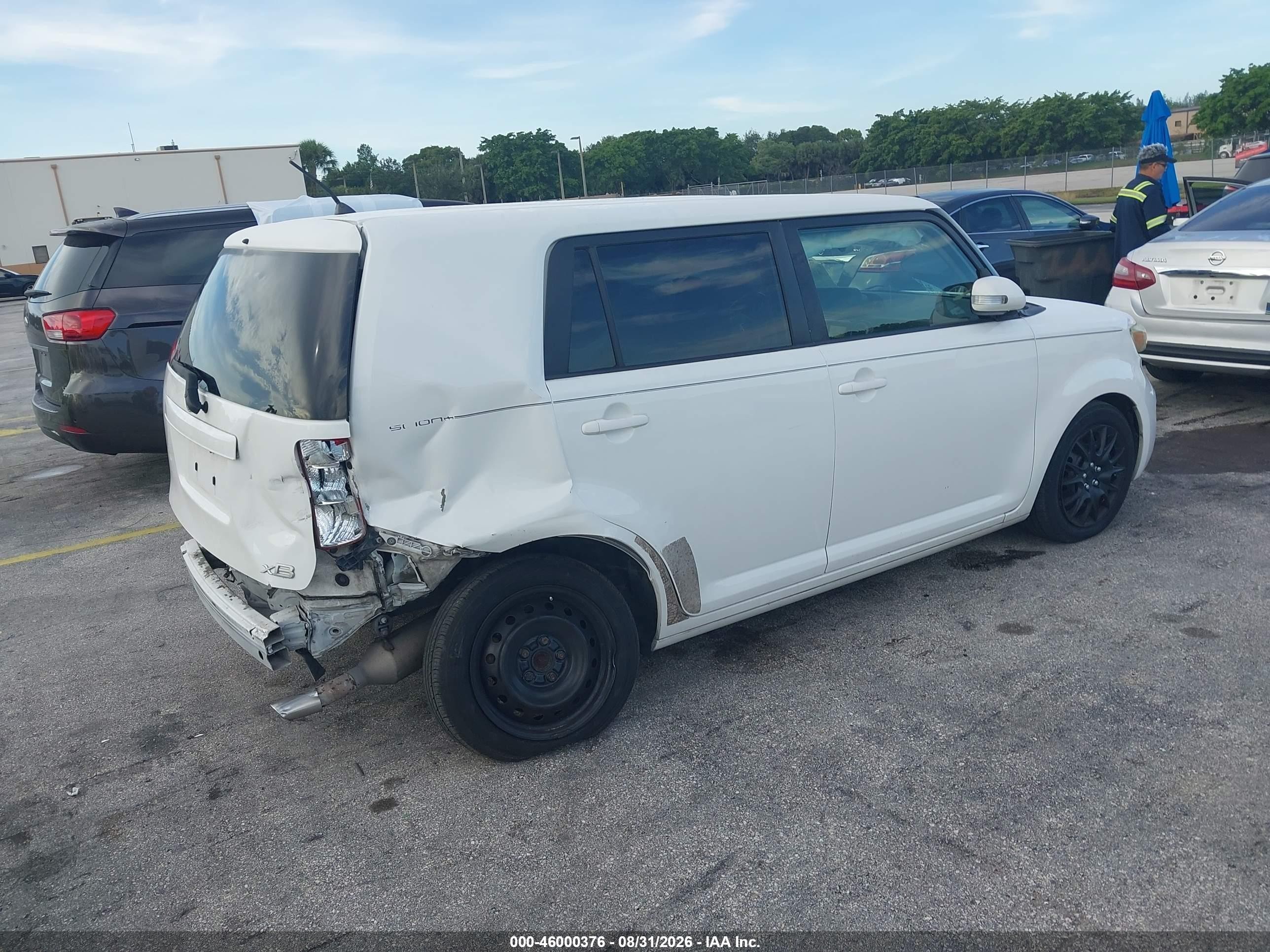 2010 Scion Xb VIN JTLZE4FE4A1114327 IAAI salvage auction — Front & Rear, Rebuildable (Florida), sold $1,000 on 2026-10-16 (photo 4)