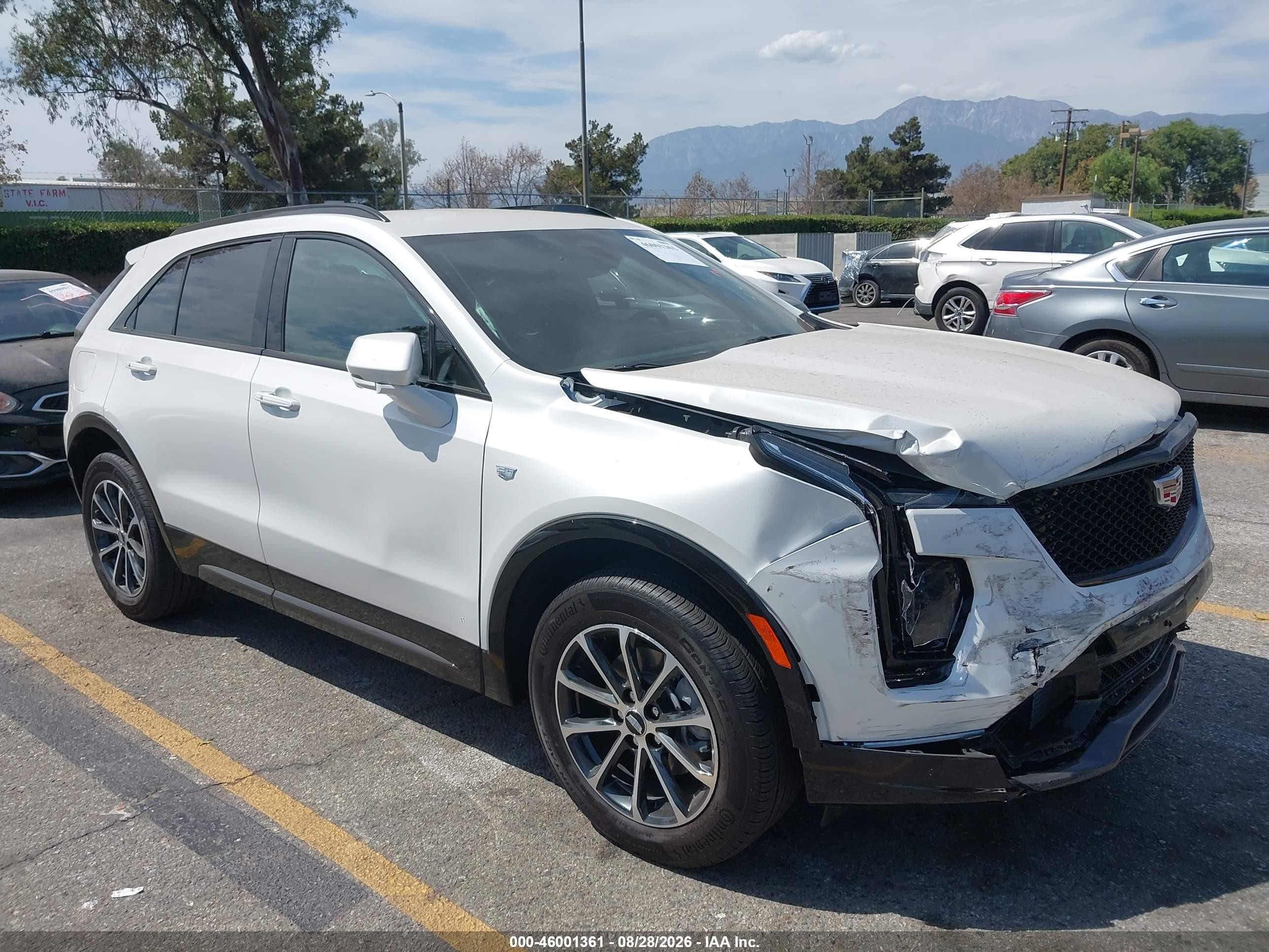 2025 Cadillac XT4 VIN 1GYFZER47SF117698 — IAAI salvage auction photo