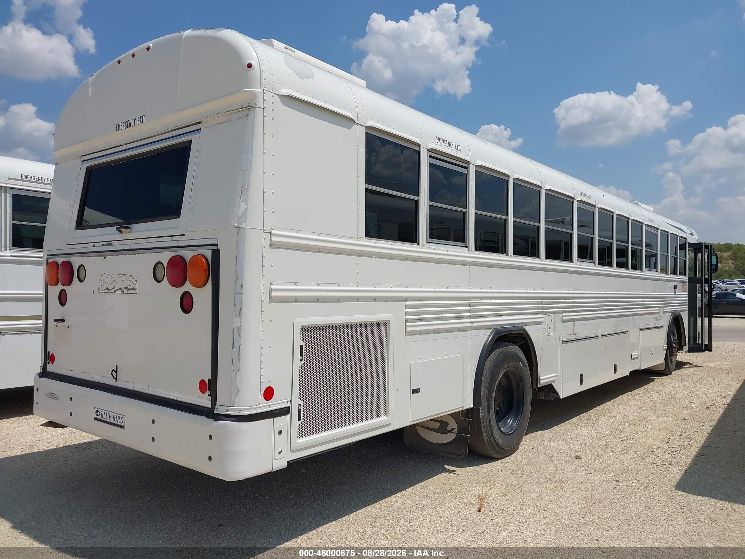 2015 Blue Bird School Bus / Transit Bus VIN 1BABNBPA4FF310530 IAAI salvage auction — Normal Wear, Sf97 (Texas), sold $21,600 on 2026-09-16 (photo 4)