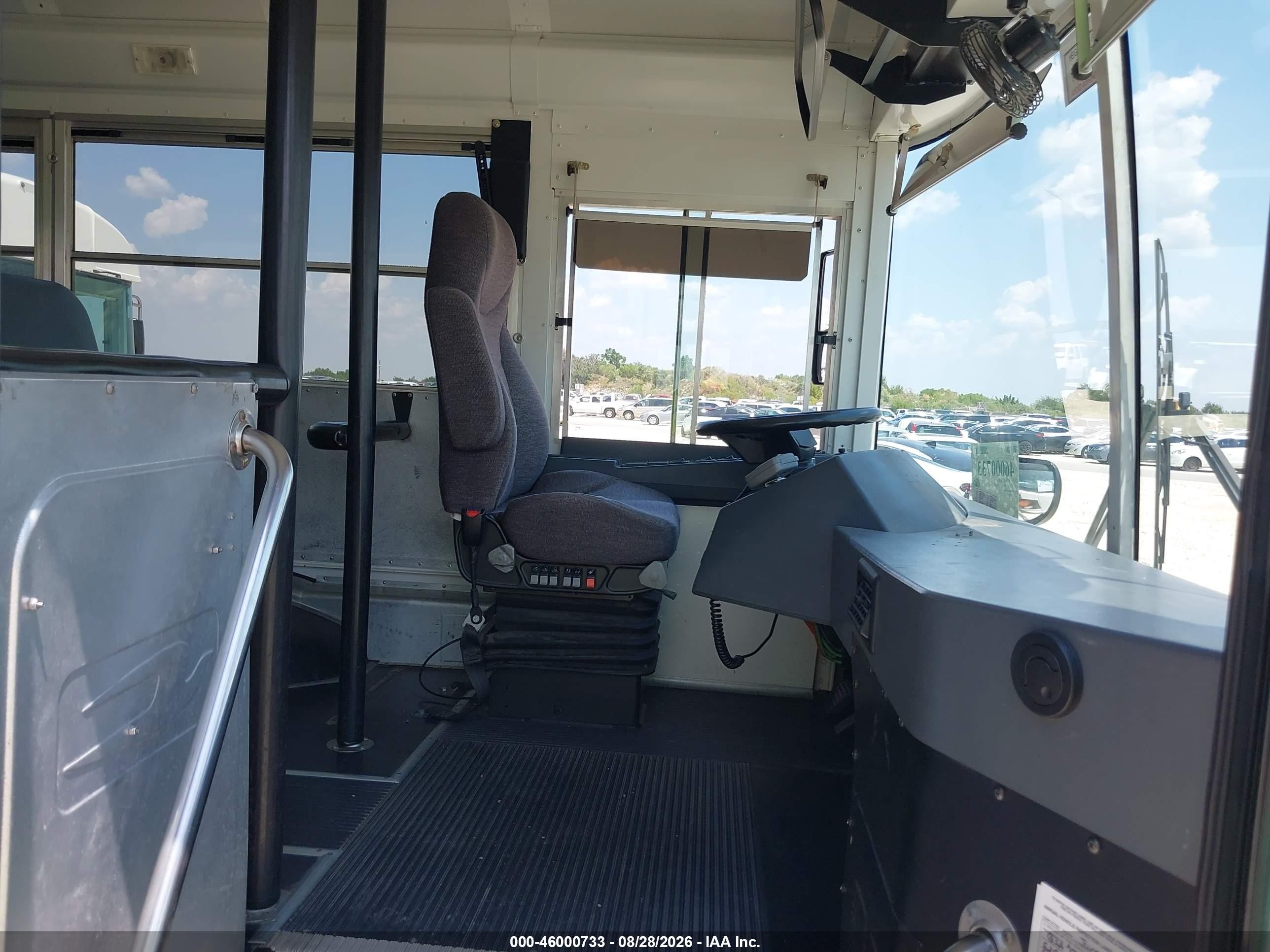 2013 Blue Bird School Bus / Transit Bus VIN 1BABNBPA4DF290941 IAAI salvage auction — Normal Wear, Sf97 (Texas), sold $21,600 on 2026-09-16 (photo 5)