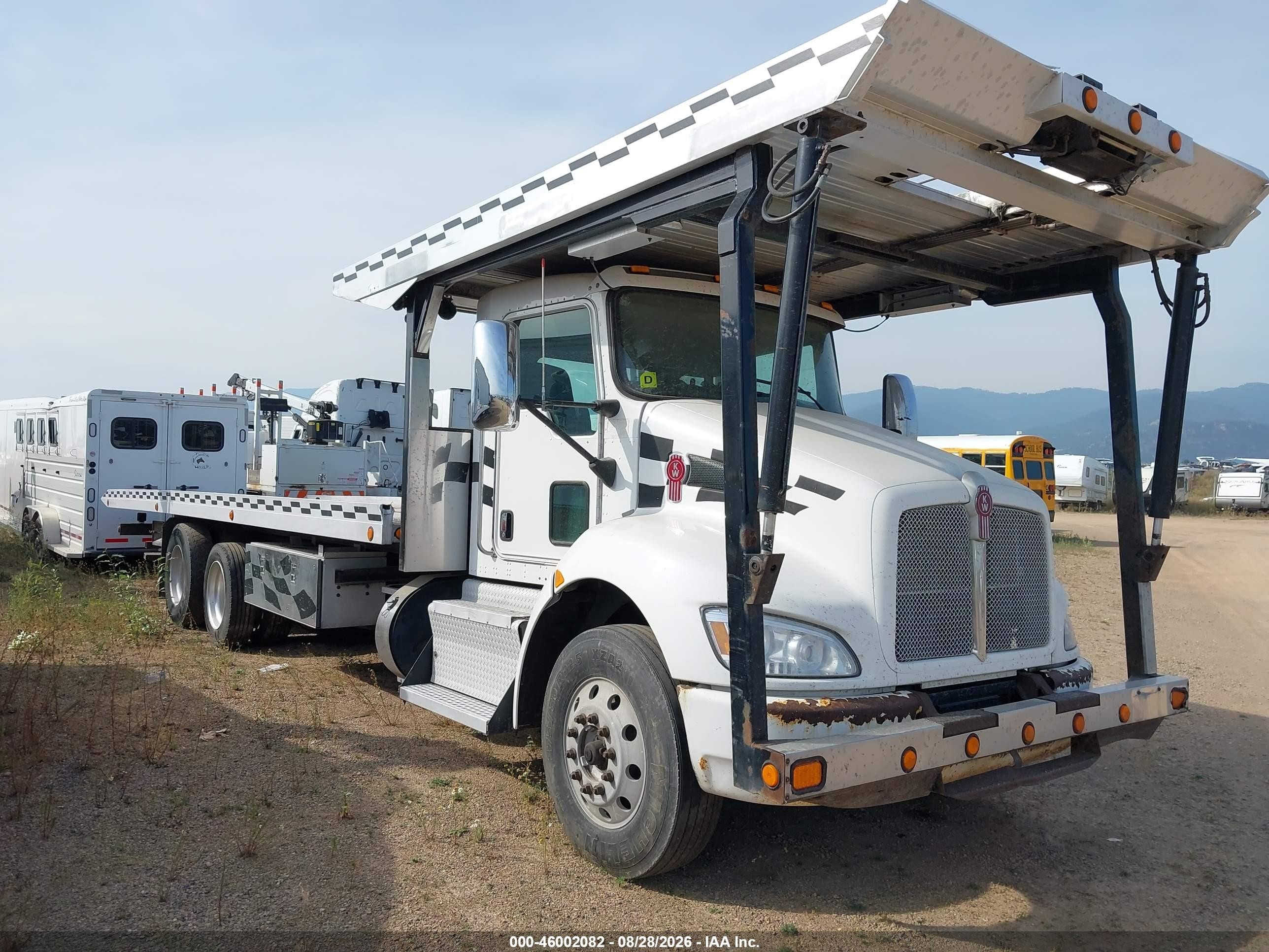 2012 Kenworth Construction VIN 2NKHHN7XXCM324459 IAAI salvage auction — Mechanical, Clear (Montana), sold $11,950 on 2026-09-16 (photo 1)