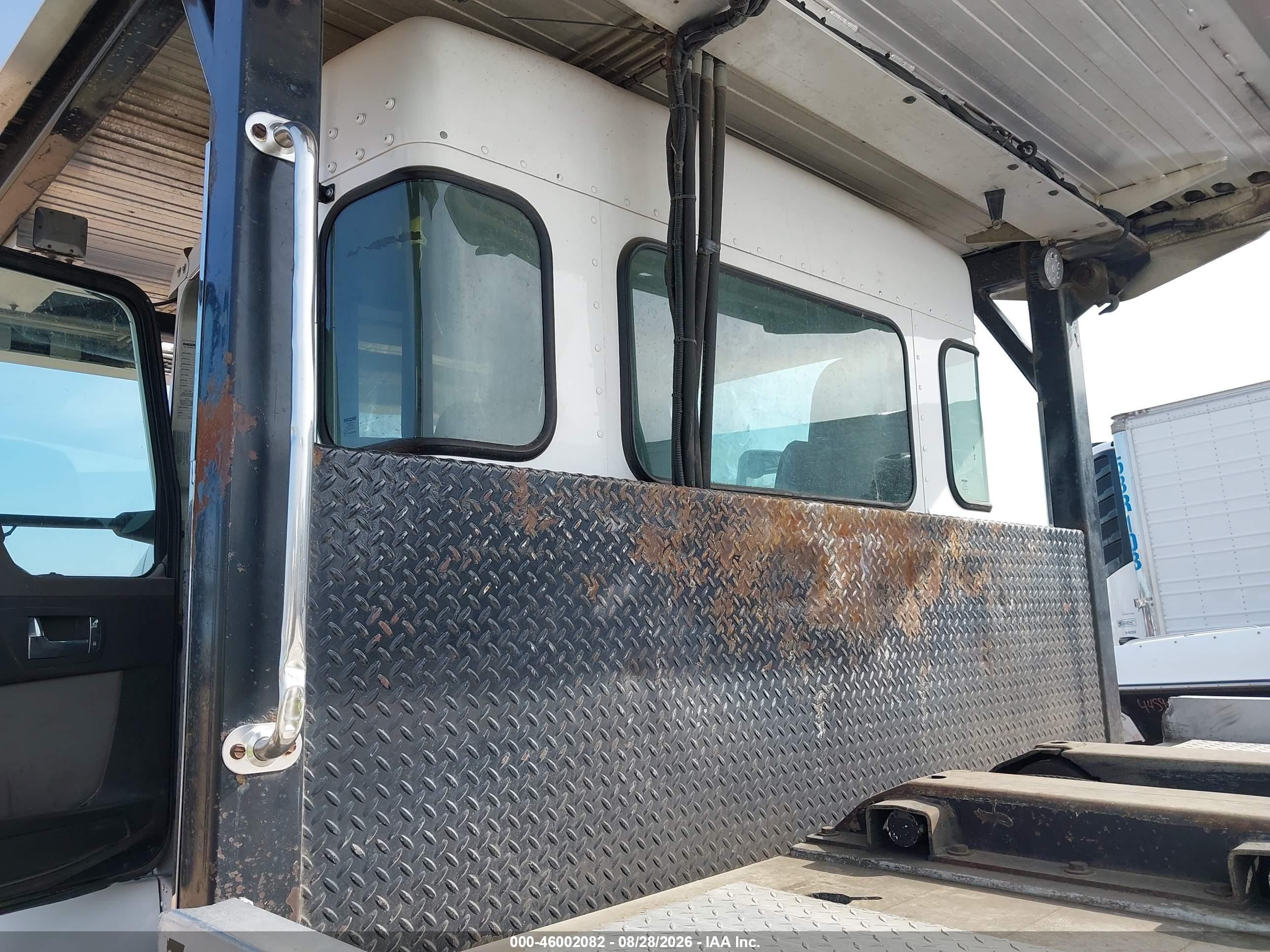 2012 Kenworth Construction VIN 2NKHHN7XXCM324459 IAAI salvage auction — Mechanical, Clear (Montana), sold $11,950 on 2026-09-16 (photo 6)