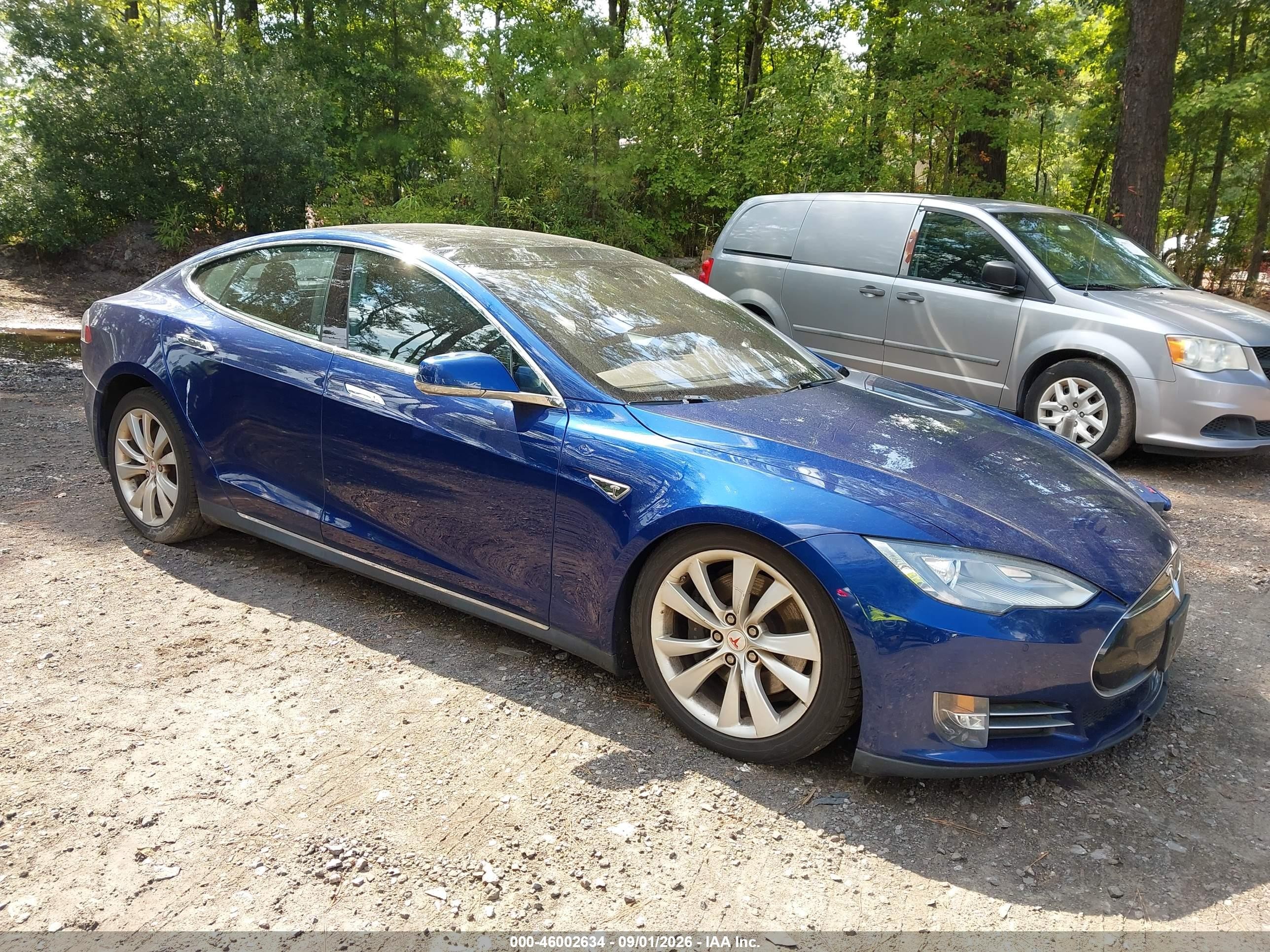 2016 Tesla Model s VIN 5YJSA1E27GF136529 IAAI salvage auction — Front End, Salvage (Virginia), sold $3,500 on 2026-09-12 (photo 1)