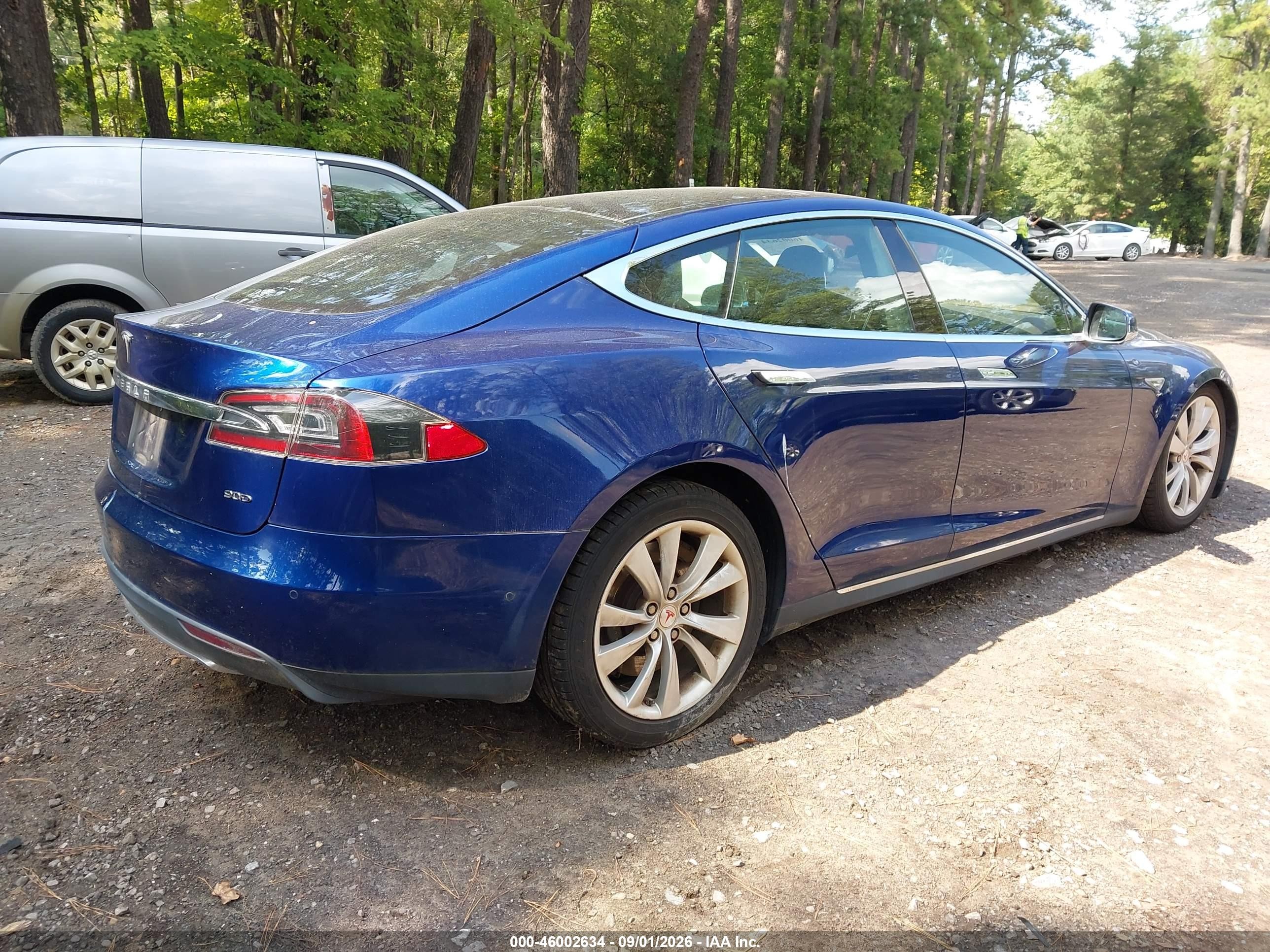 2016 Tesla Model s VIN 5YJSA1E27GF136529 IAAI salvage auction — Front End, Salvage (Virginia), sold $3,500 on 2026-09-12 (photo 4)