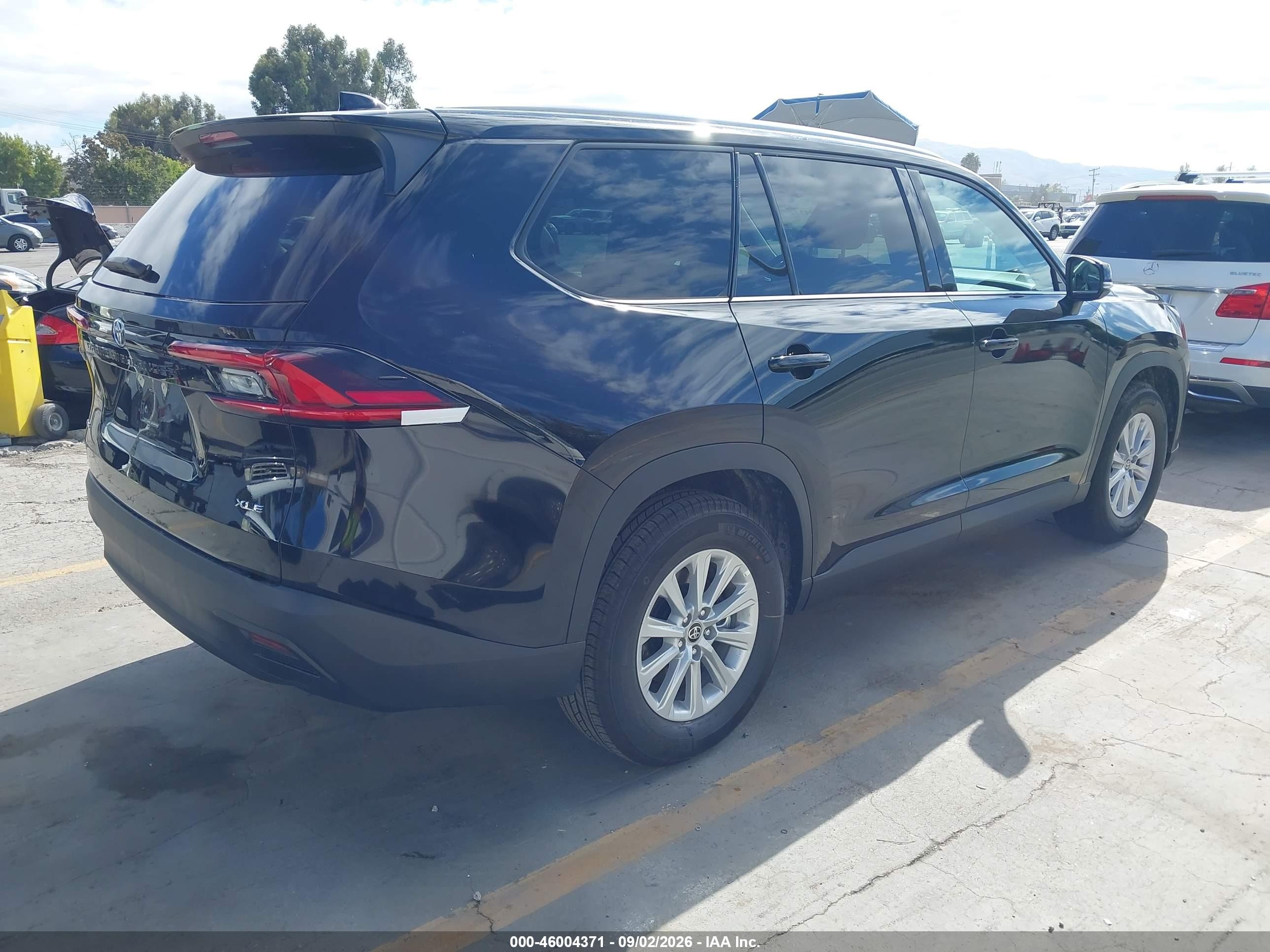 2026 Toyota Highlander VIN 5TDAAAB56TS146601 IAAI salvage auction — Normal Wear, Clear (California), sold $32,250 on 2026-09-11 (photo 4)