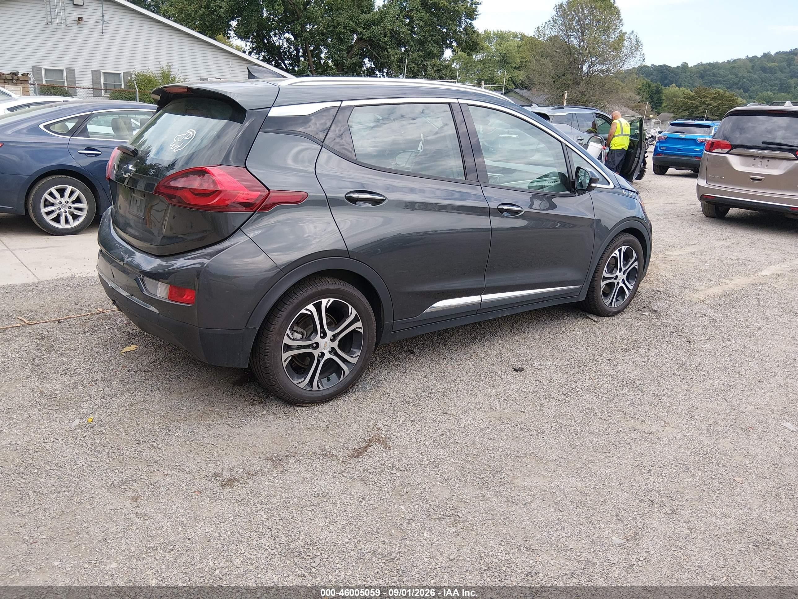 2021 Chevrolet Bolt euv VIN 1G1FZ6S06M4104063 IAAI salvage auction — Rear End, Wait Title, sold $6,600 on 2026-09-20 (photo 4)