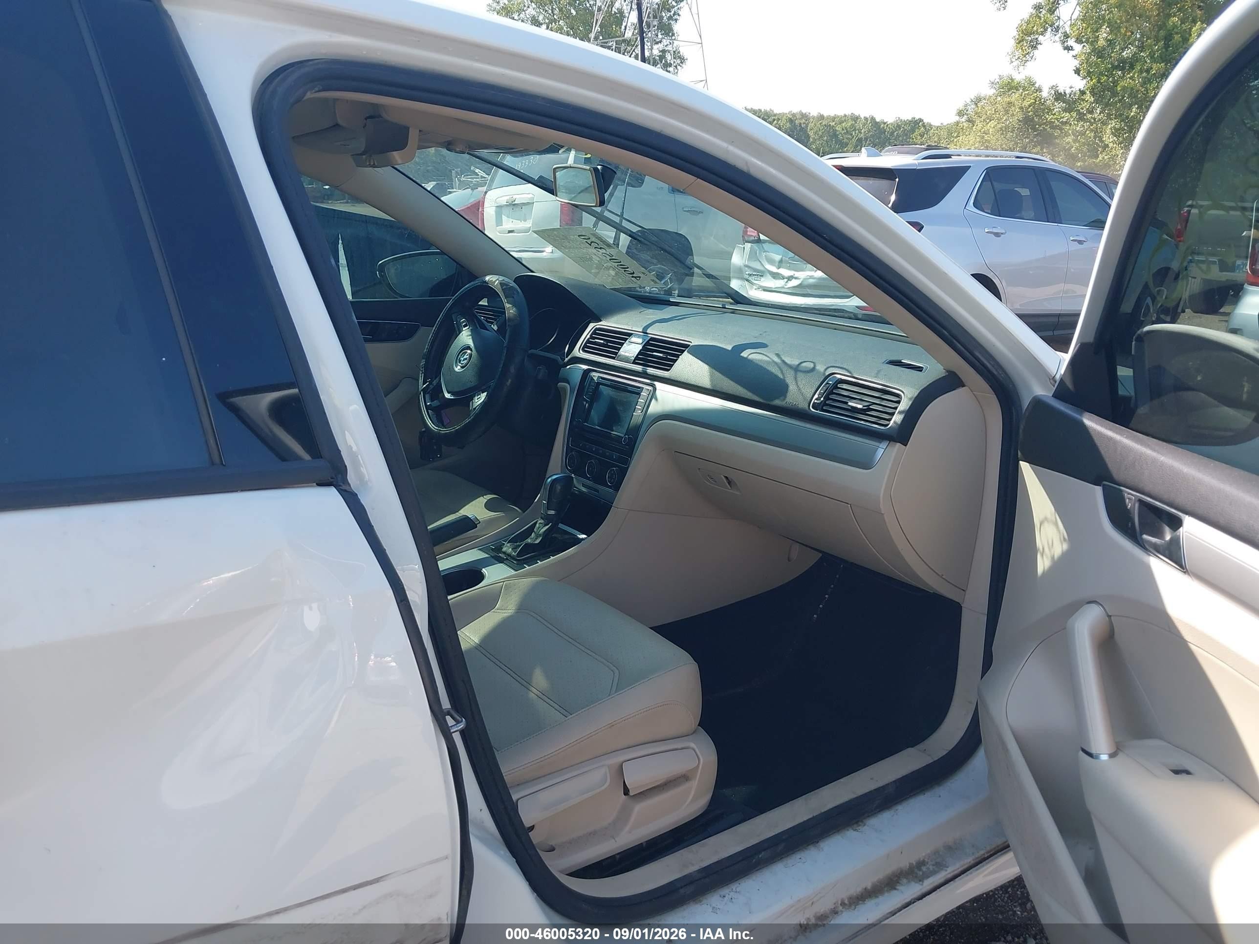 2019 Volkswagen Passat VIN 1VWLA7A3XKC000176 IAAI salvage auction — Side, Clear (Indiana), sold $2,900 on 2026-10-01 (photo 5)
