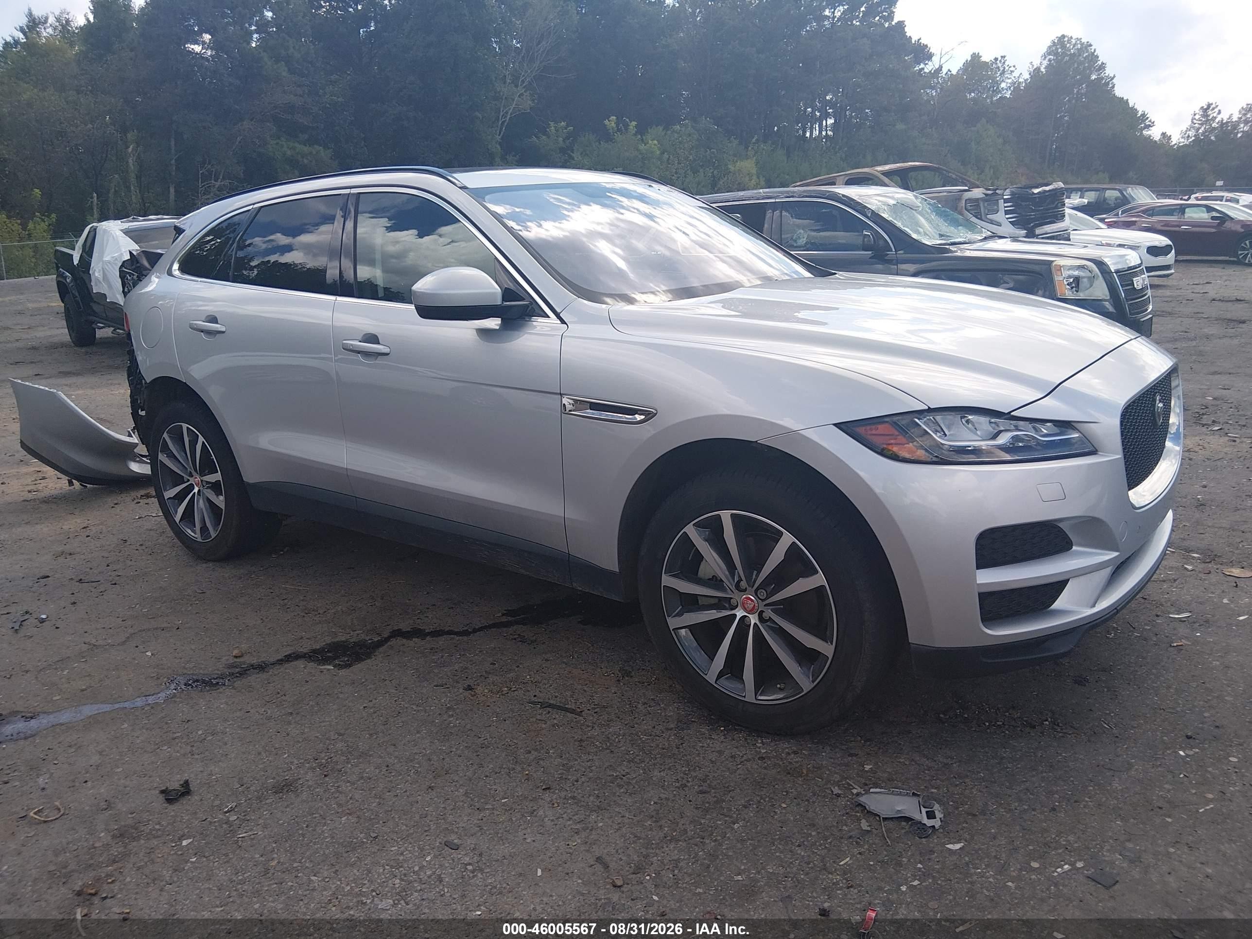 2017 Jaguar F-Pace VIN SADCK2BV6HA895676 — IAAI salvage auction photo