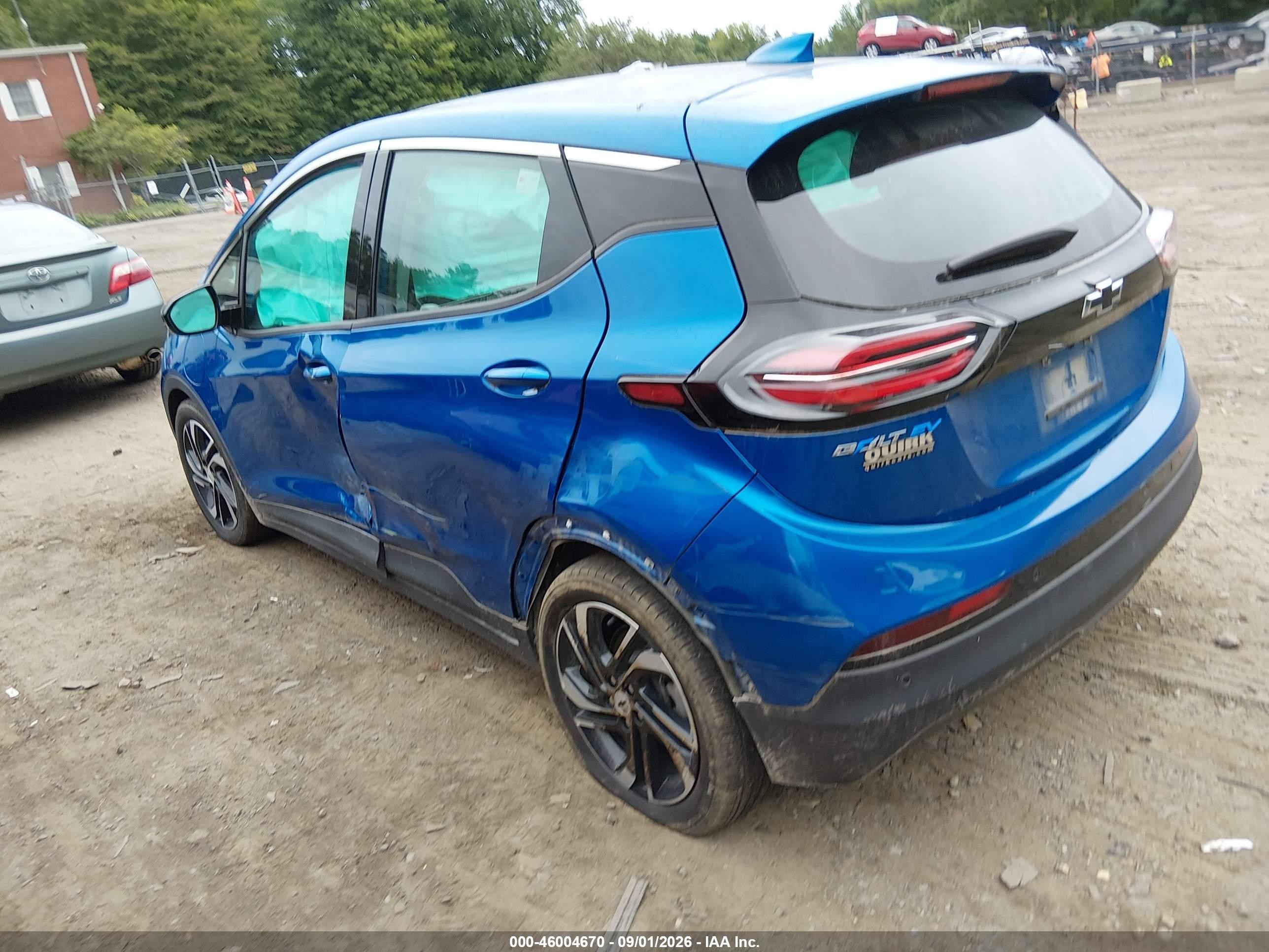 2023 Chevrolet Bolt euv VIN 1G1FX6S00P4172837 IAAI salvage auction — All Over, Salvage (Massachusetts), sold $8,200 on 2026-09-28 (photo 3)