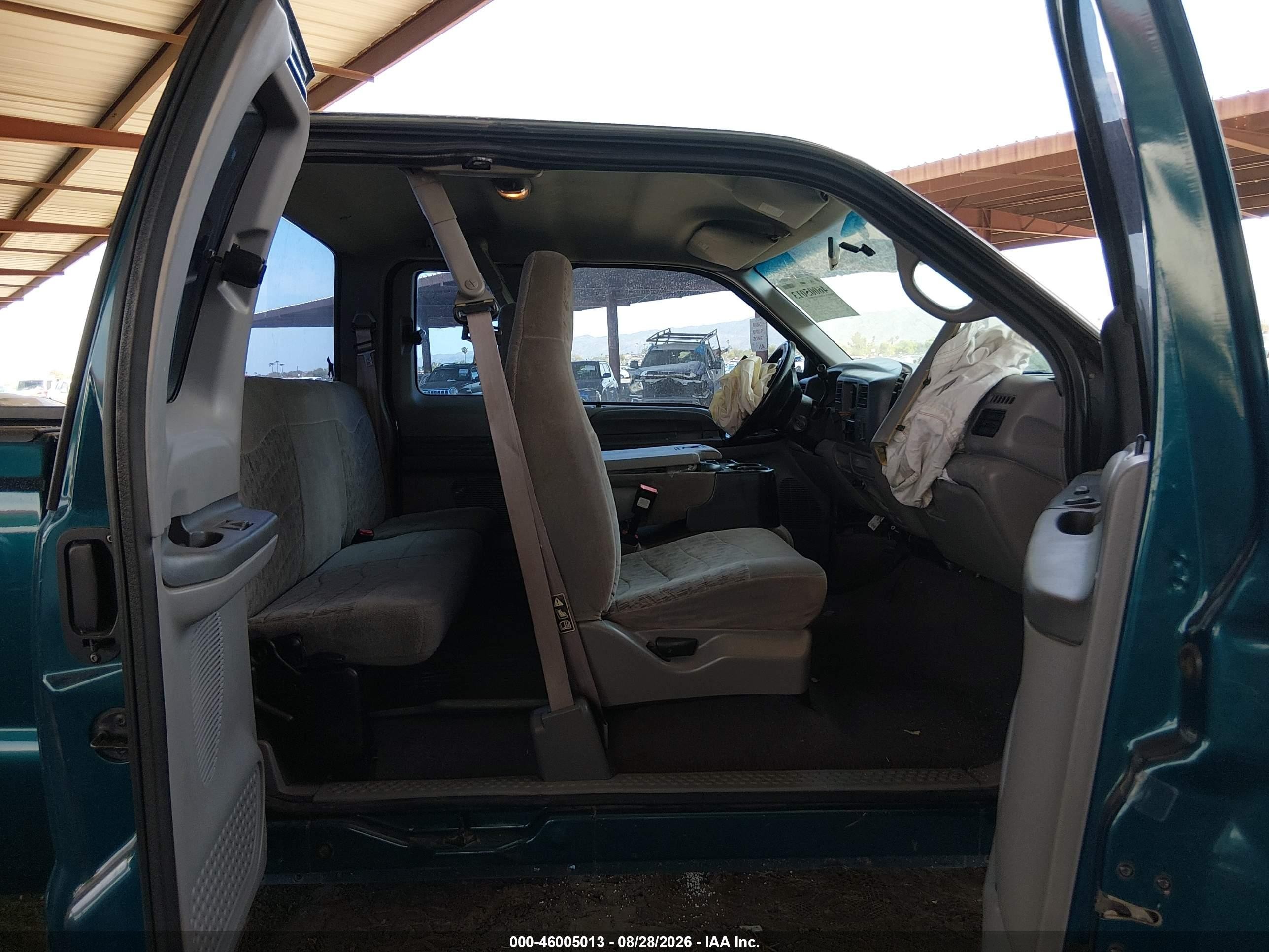 2000 Ford F-250 VIN 3FTNX20F4YMA46070 IAAI salvage auction — Front End, Salvage (Arizona), sold $1,000 on 2026-09-14 (photo 8)