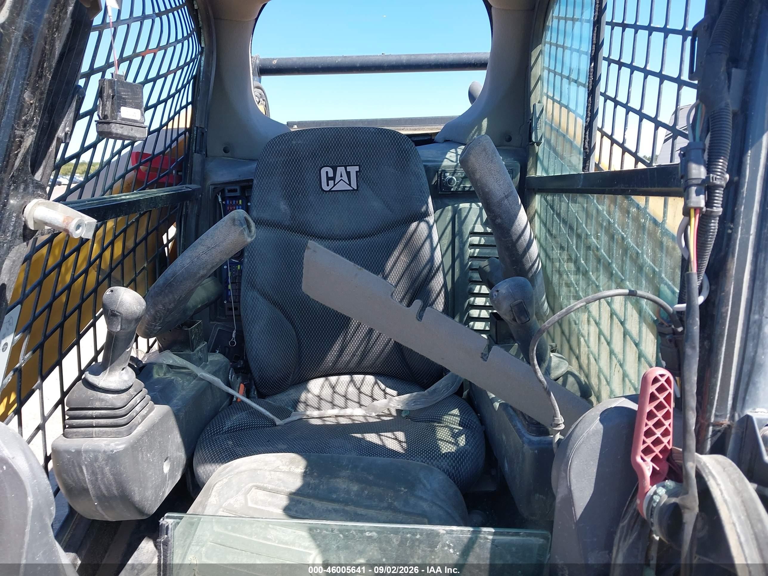 2022 Caterpillar 262d3 Skid Steer VIN CAT0262DCTP400452 IAAI salvage auction — Rollover, Bill Of Sale (Texas), sold $15,050 on 2026-09-09 (photo 7)
