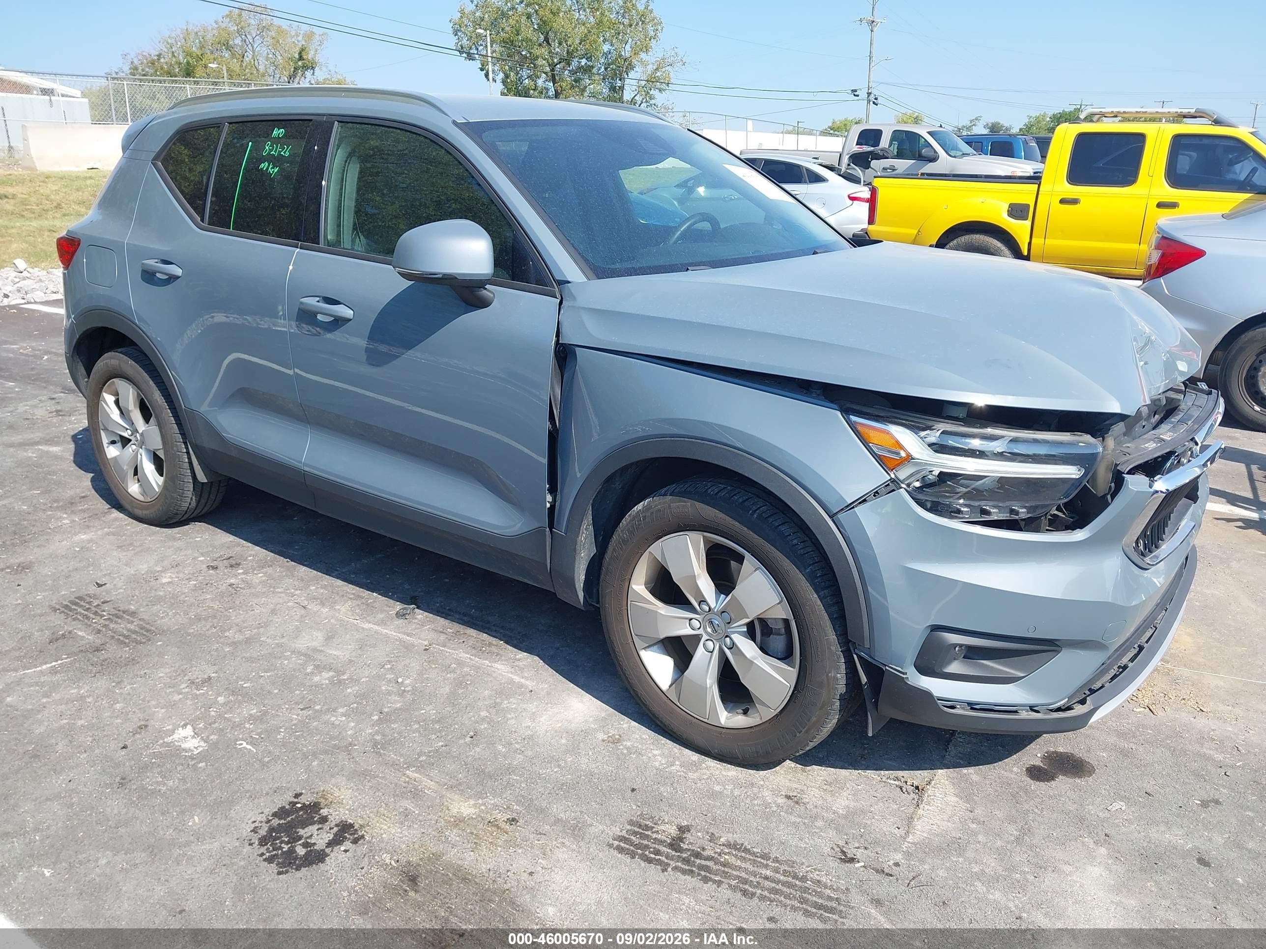 2022 Volvo XC40 VIN YV4162UK0N2763008 IAAI salvage auction — Front End, Salvage (Tennessee), sold $4,400 on 2026-09-13 (photo 1)