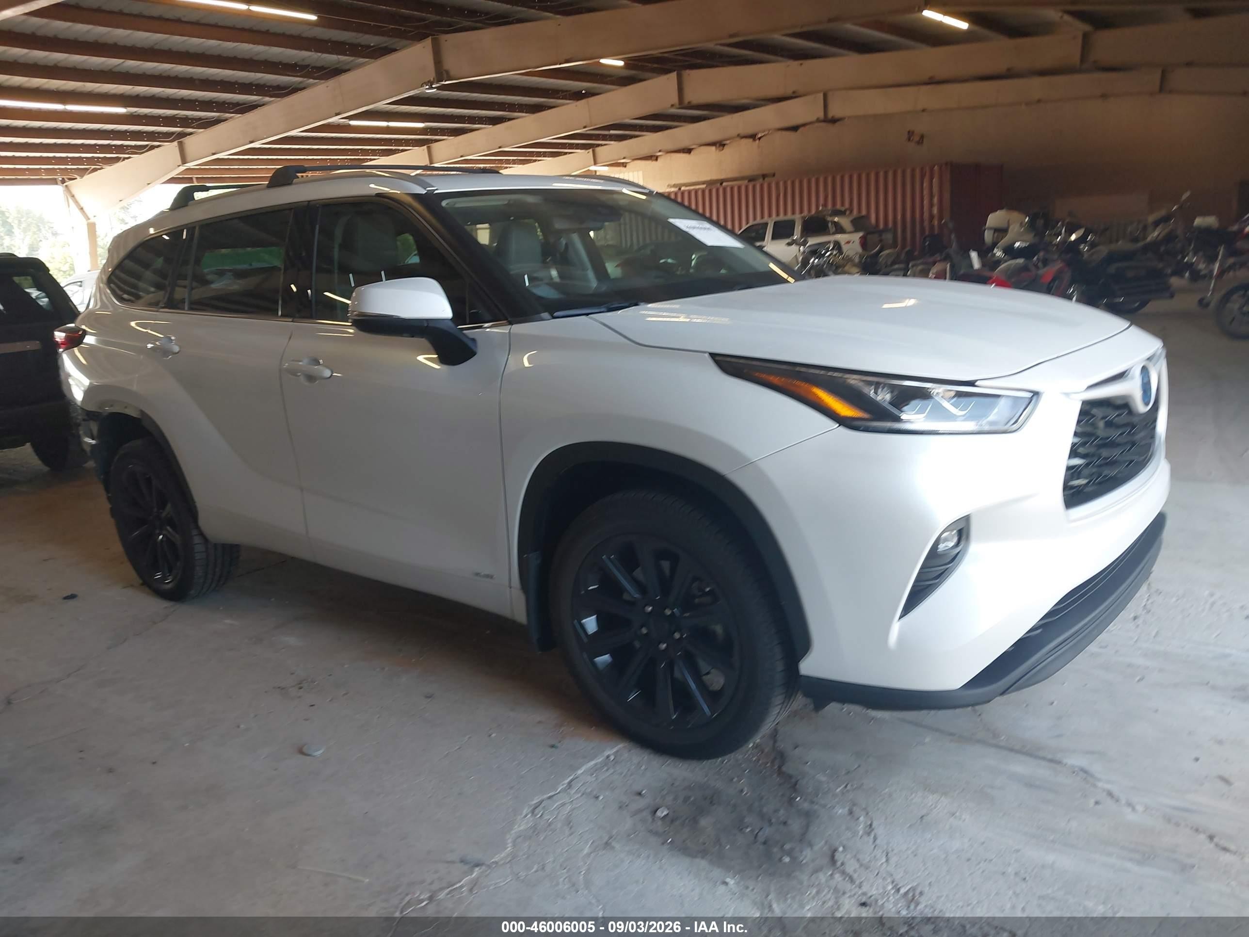 2022 Toyota Highlander Hybrid VIN 5TDABRCH9NS562469 — IAAI salvage auction photo