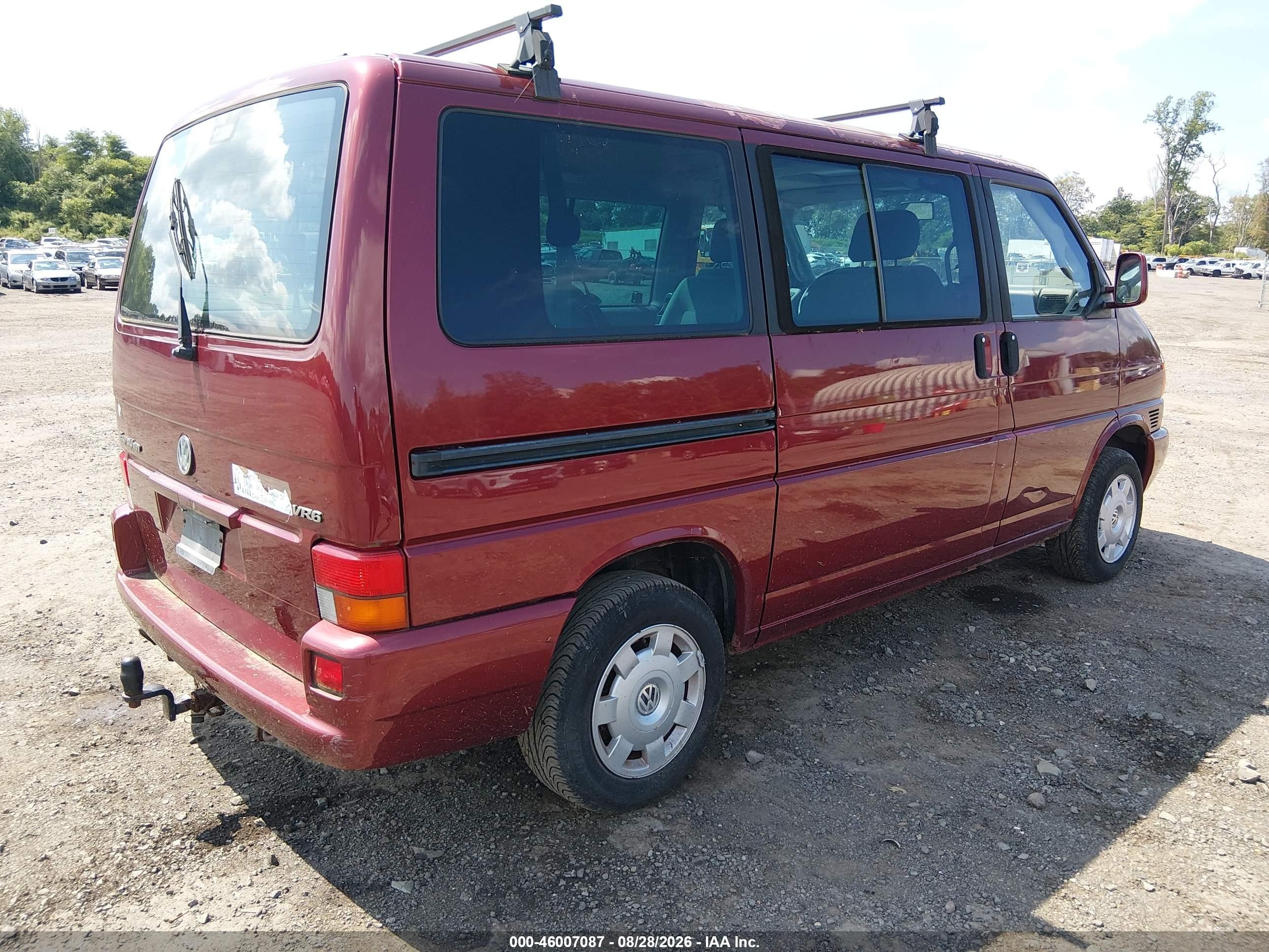 2000 Volkswagen Eurovan VIN WV2MH4708YH092898 IAAI salvage auction — Normal Wear, Clear (New Jersey), sold $600 on 2026-09-17 (photo 4)